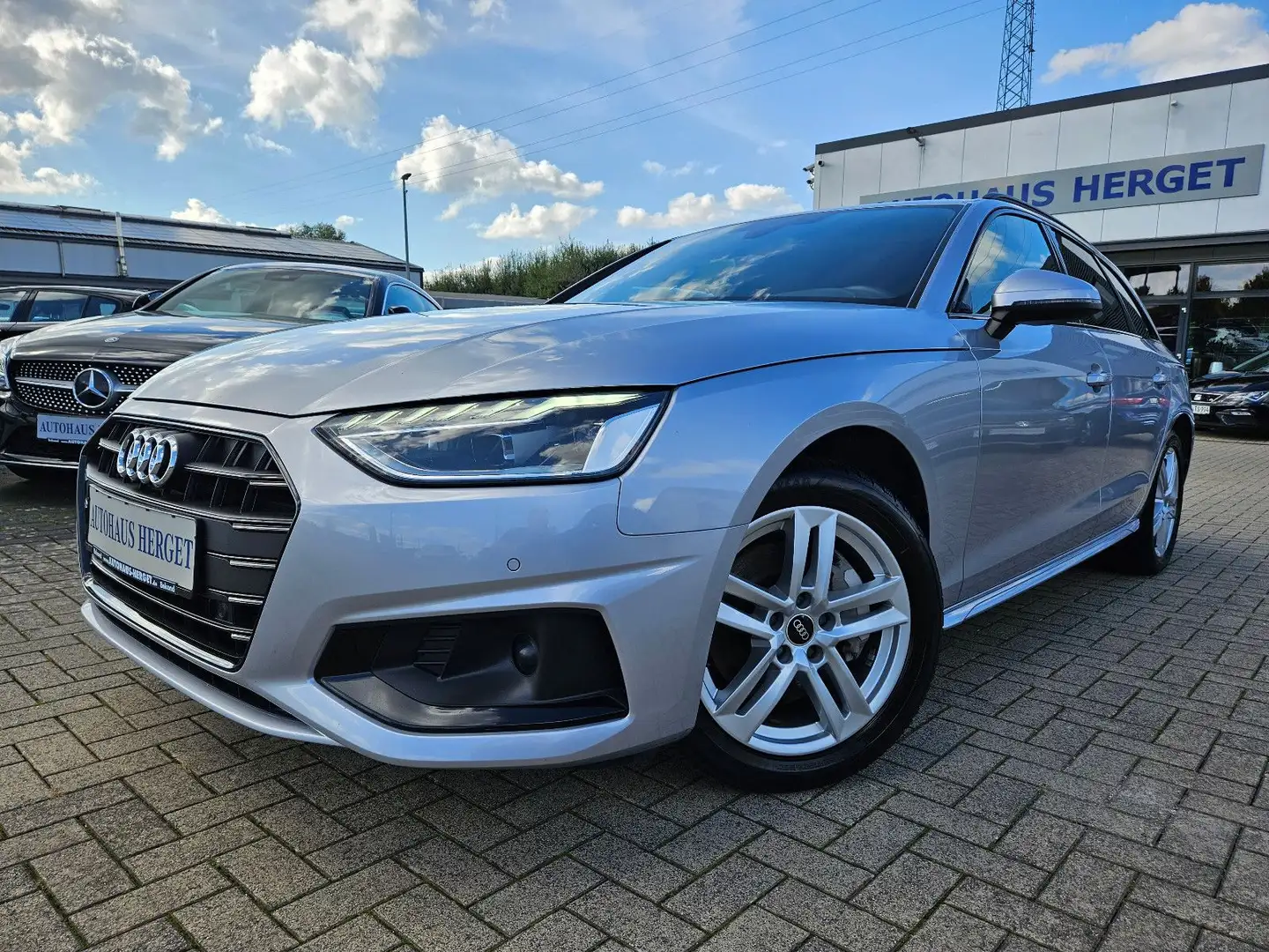 Audi A4 Avant 40 TDI S-Tronic advanced Silber - 1