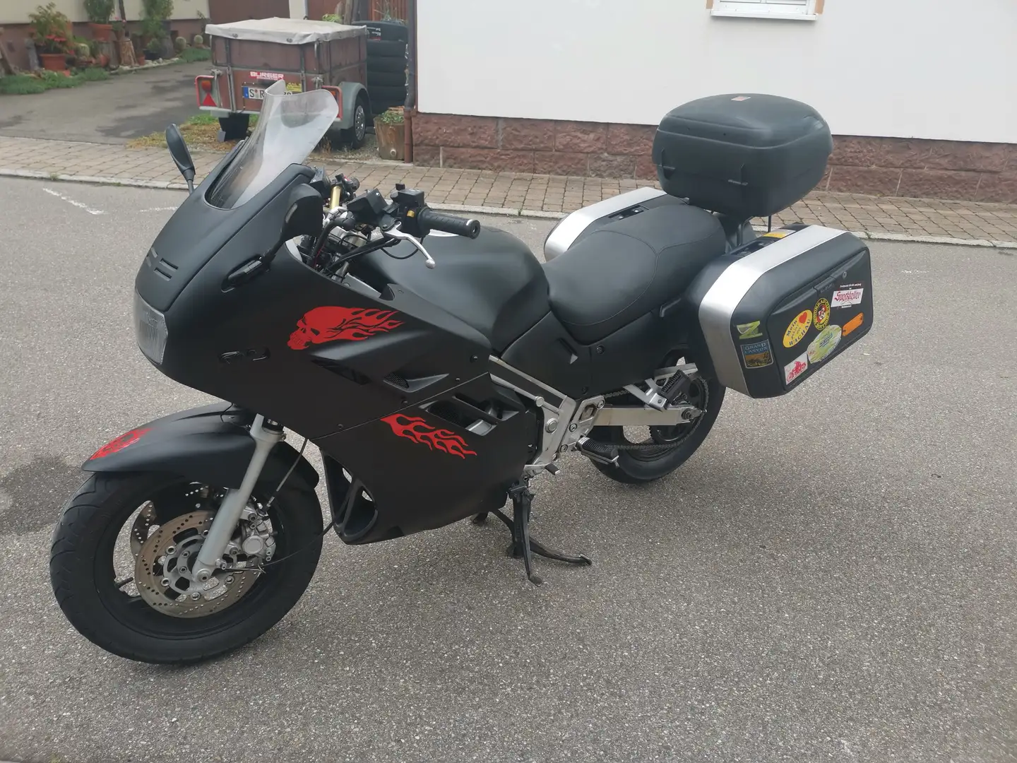 Suzuki GSX 1100 GSX 1100F Black - 1