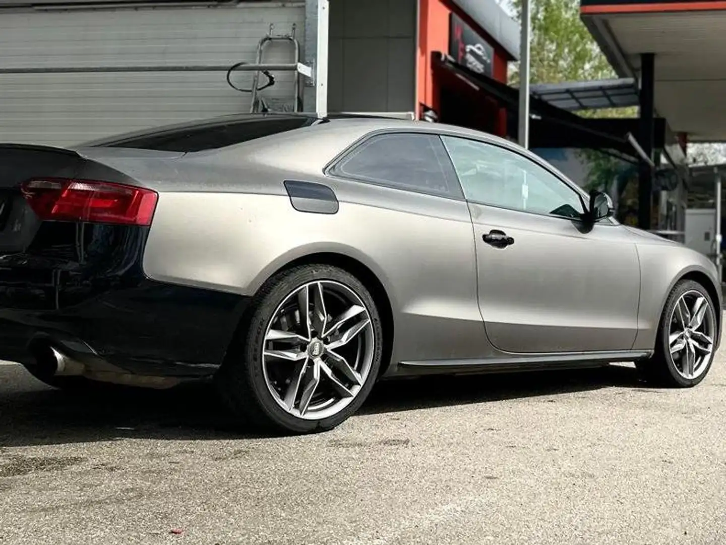 Audi A5 Coupé 3,0 TDI V6 quattro DPF Schwarz - 1
