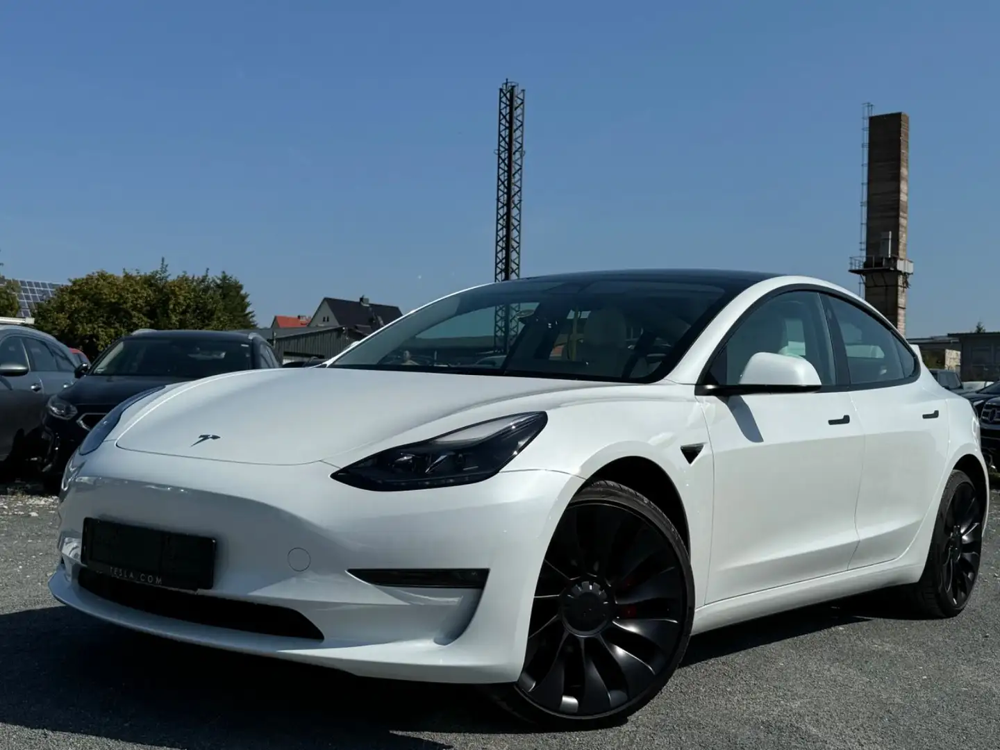 Tesla Model 3 Performance Weiß - 1