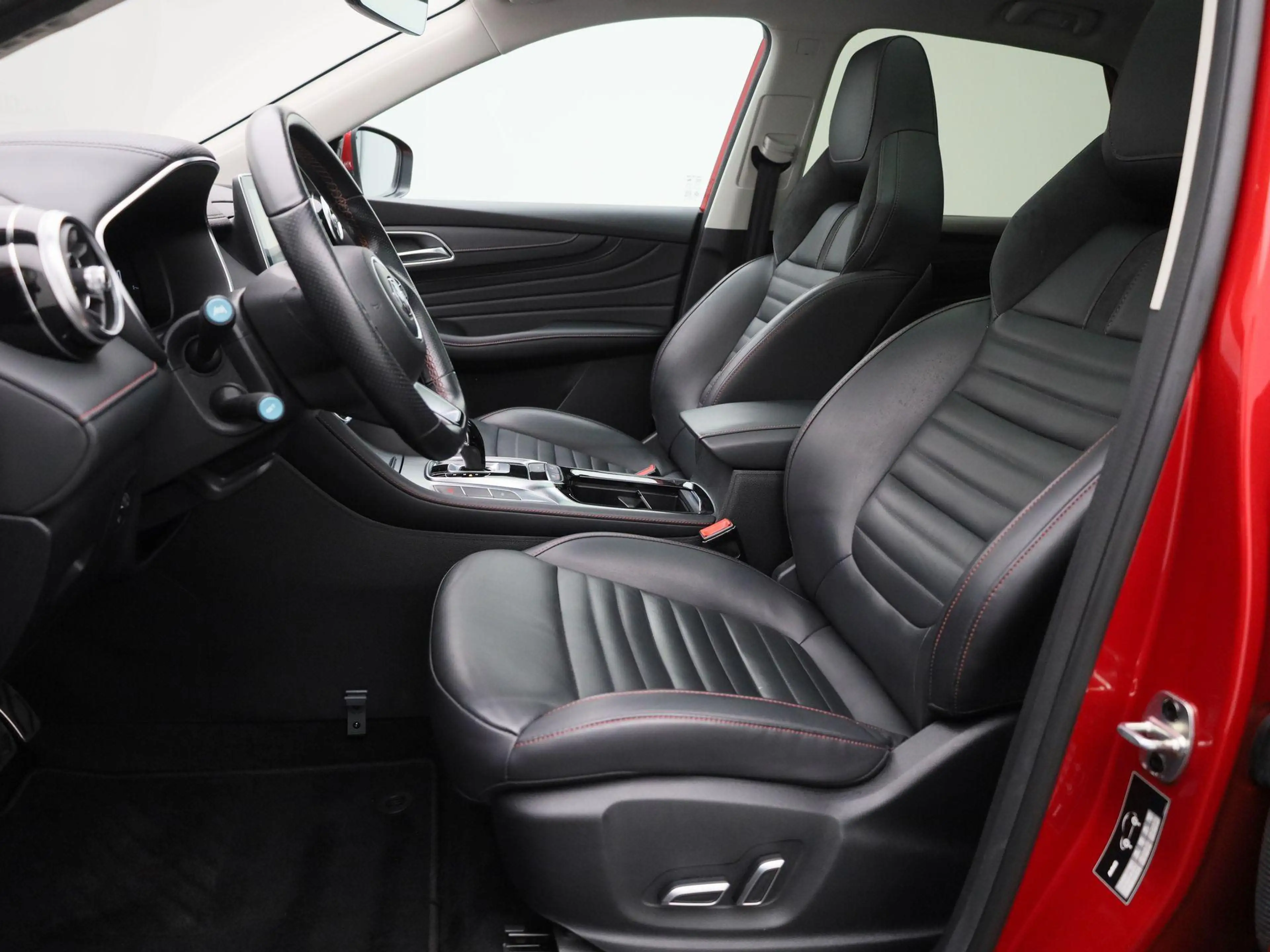 MG EHS 1.5 TGDI PHEV Aut. Luxury | 360 Camera | Panoramad — photo 7