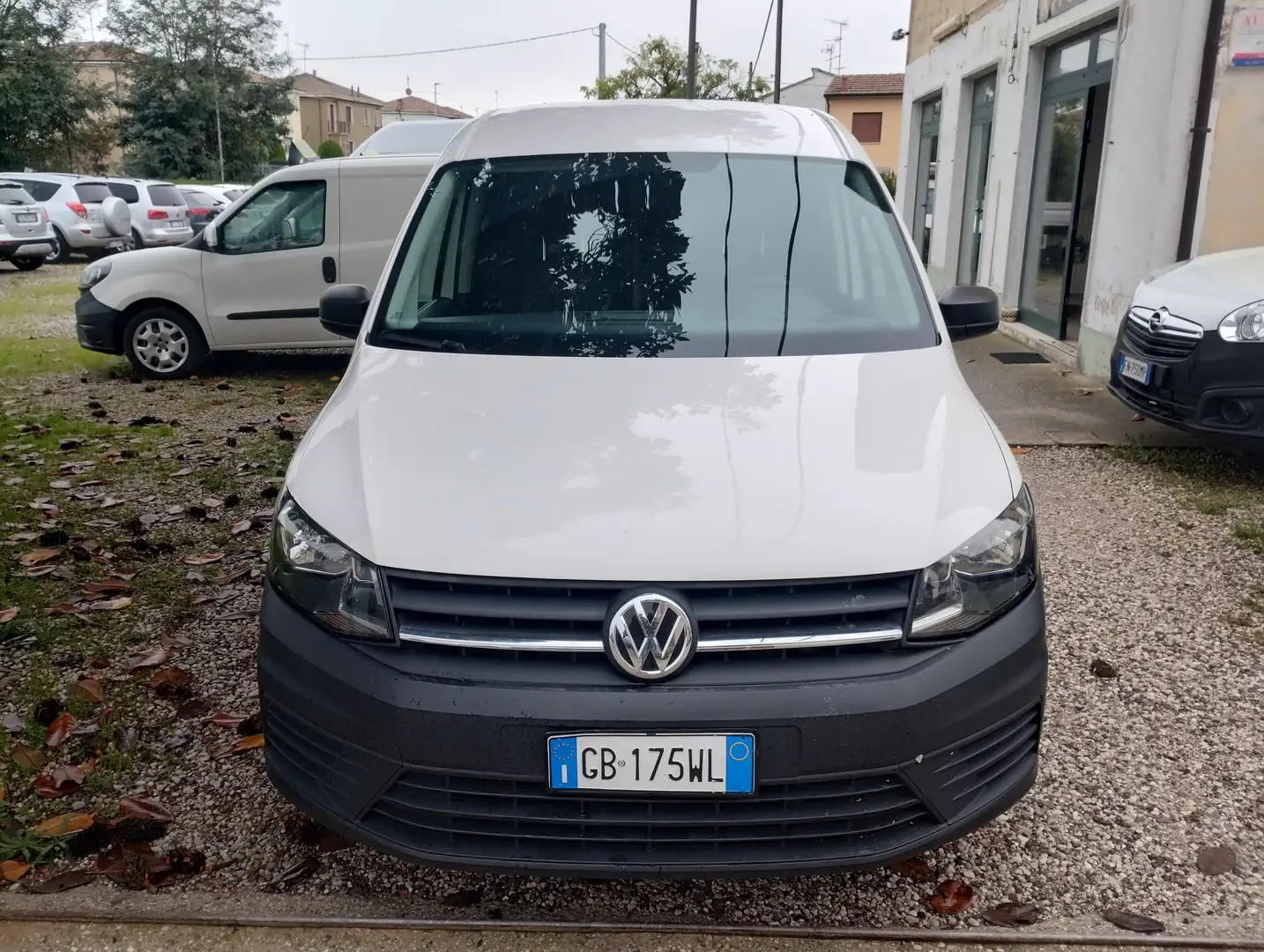 Volkswagen Caddy 1.4 TGI Furgone Business Maxi Bianco - 1