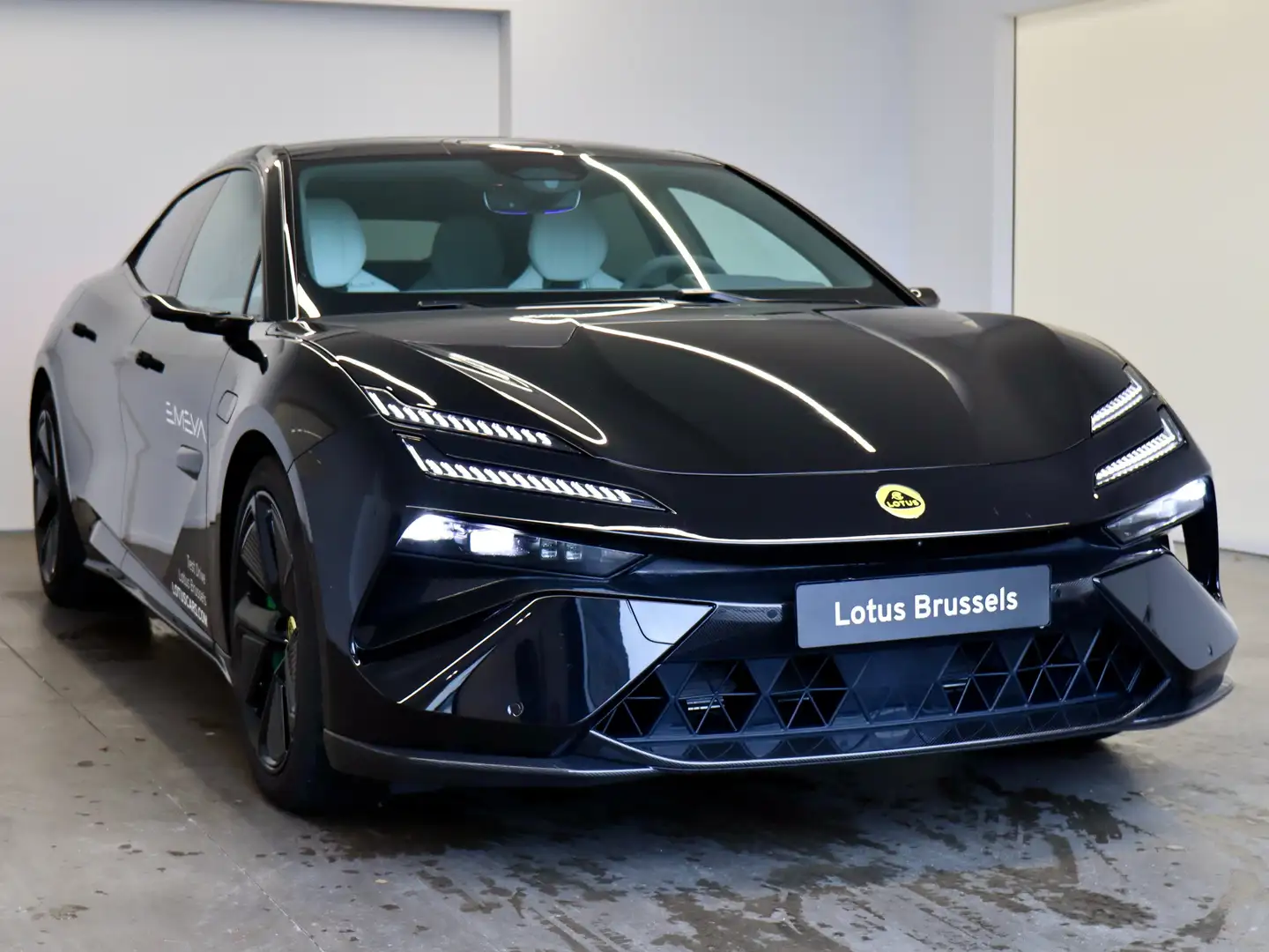 Lotus Emeya Emeya S demo - Executive seats - Dynamic Handling Noir - 1