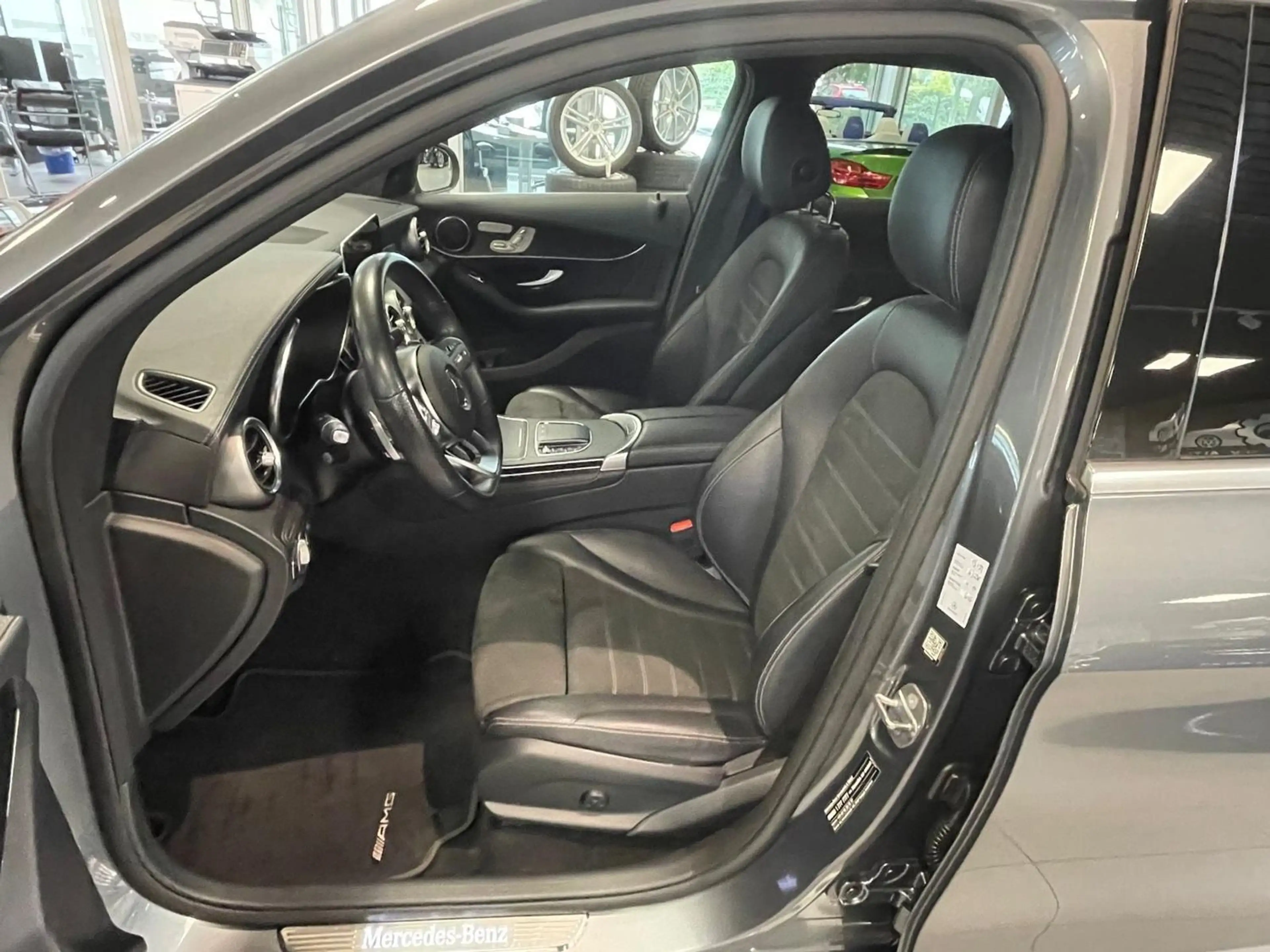 Mercedes-Benz GLC 300 d 4Matic AMG — photo 9