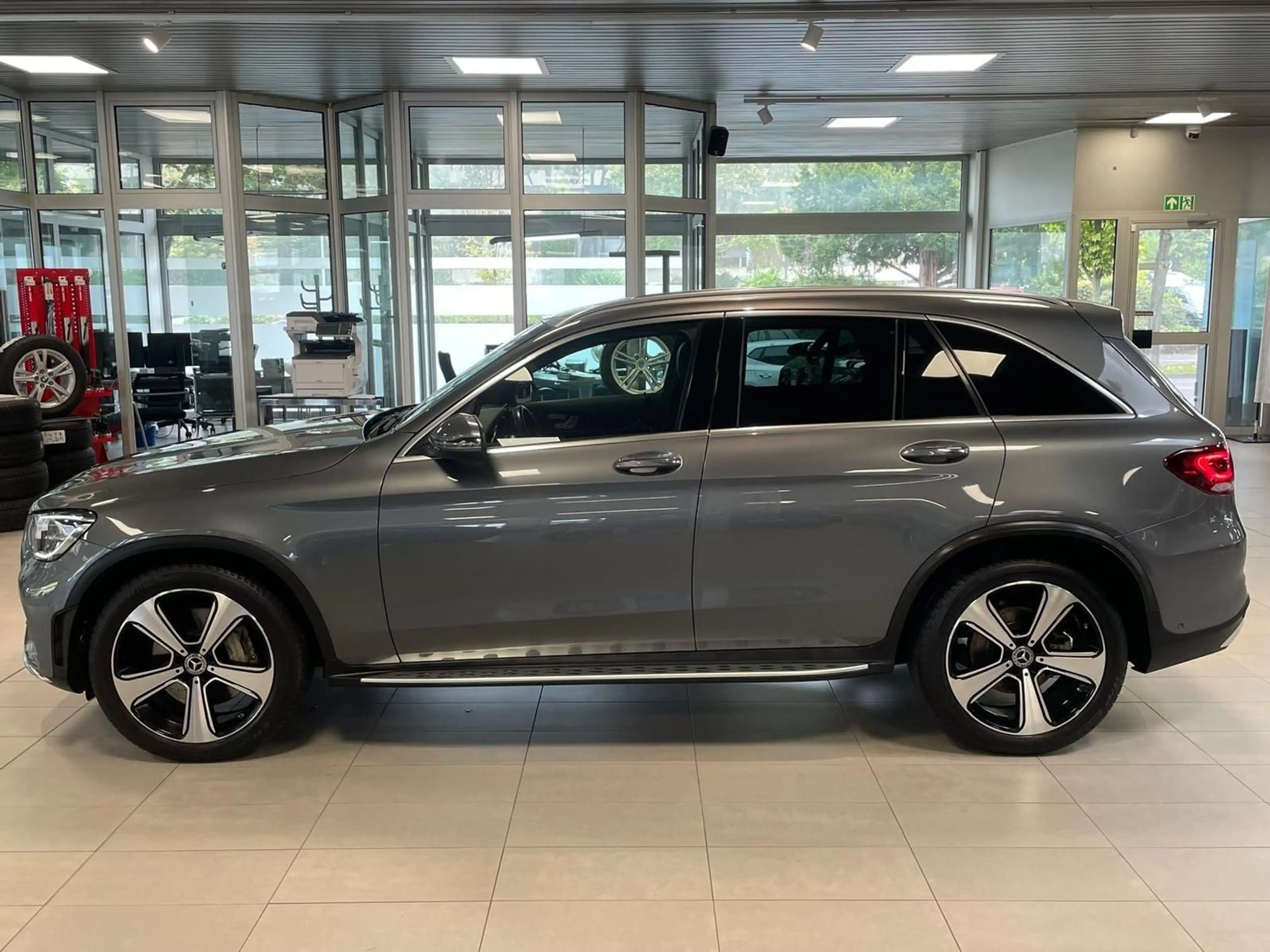 Mercedes-Benz GLC 300 d 4Matic AMG — photo 4