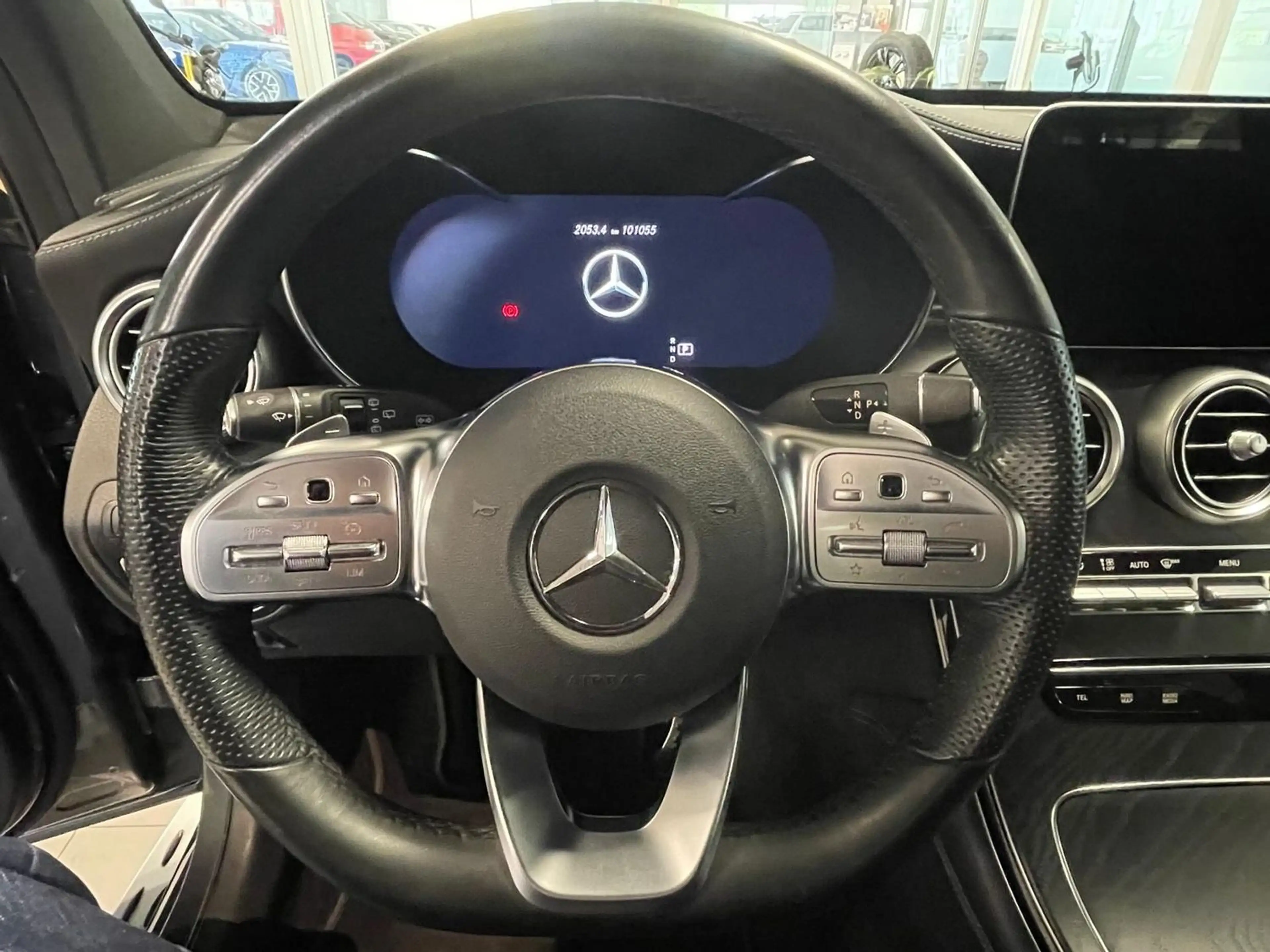 Mercedes-Benz GLC 300 d 4Matic AMG — photo 11
