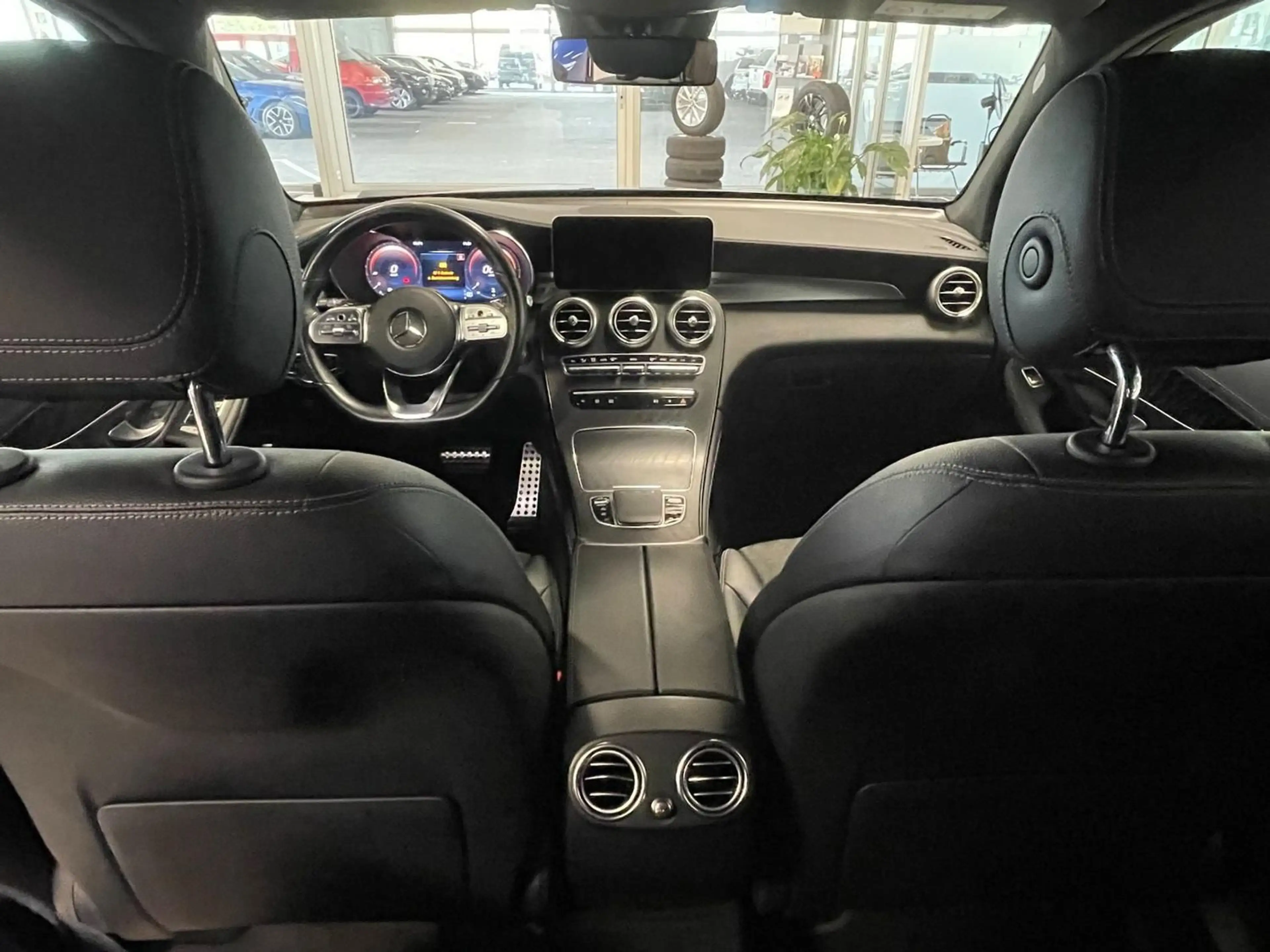 Mercedes-Benz GLC 300 d 4Matic AMG — photo 12