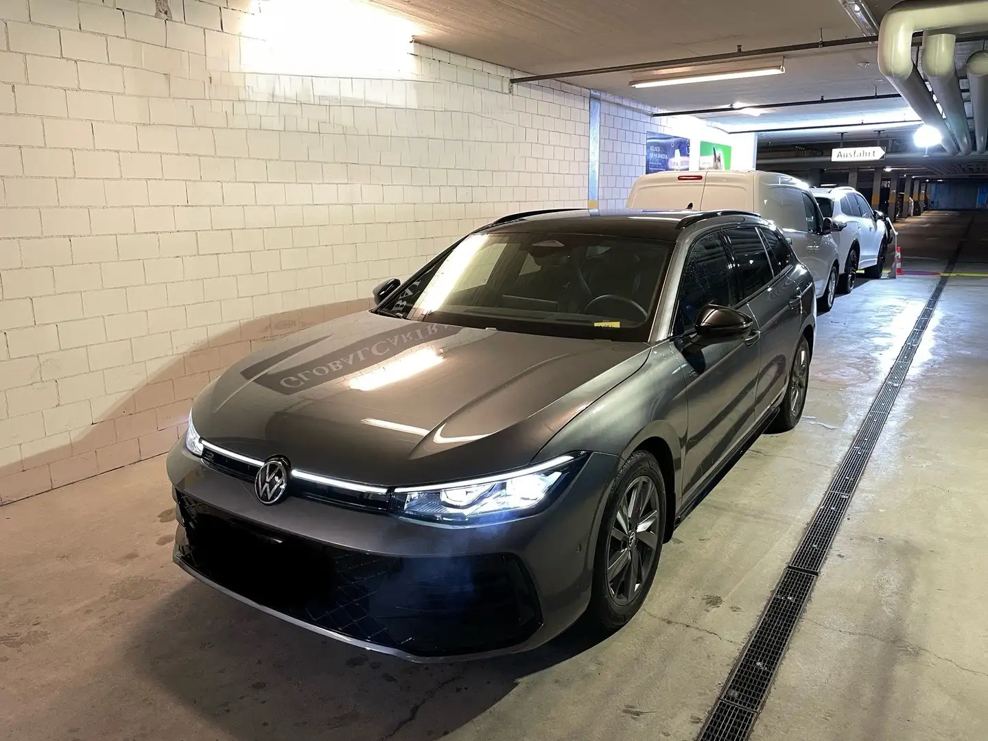 Volkswagen Passat VW Passat Variant 2.0 TDI evo R-Line 4 Motion DSG - 1