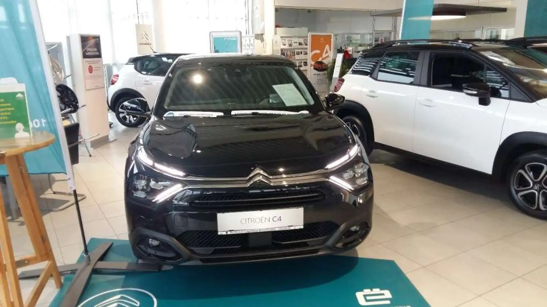 Citroen C4 e-C4 136 50kWh Shine Automatik Schwarz - 1