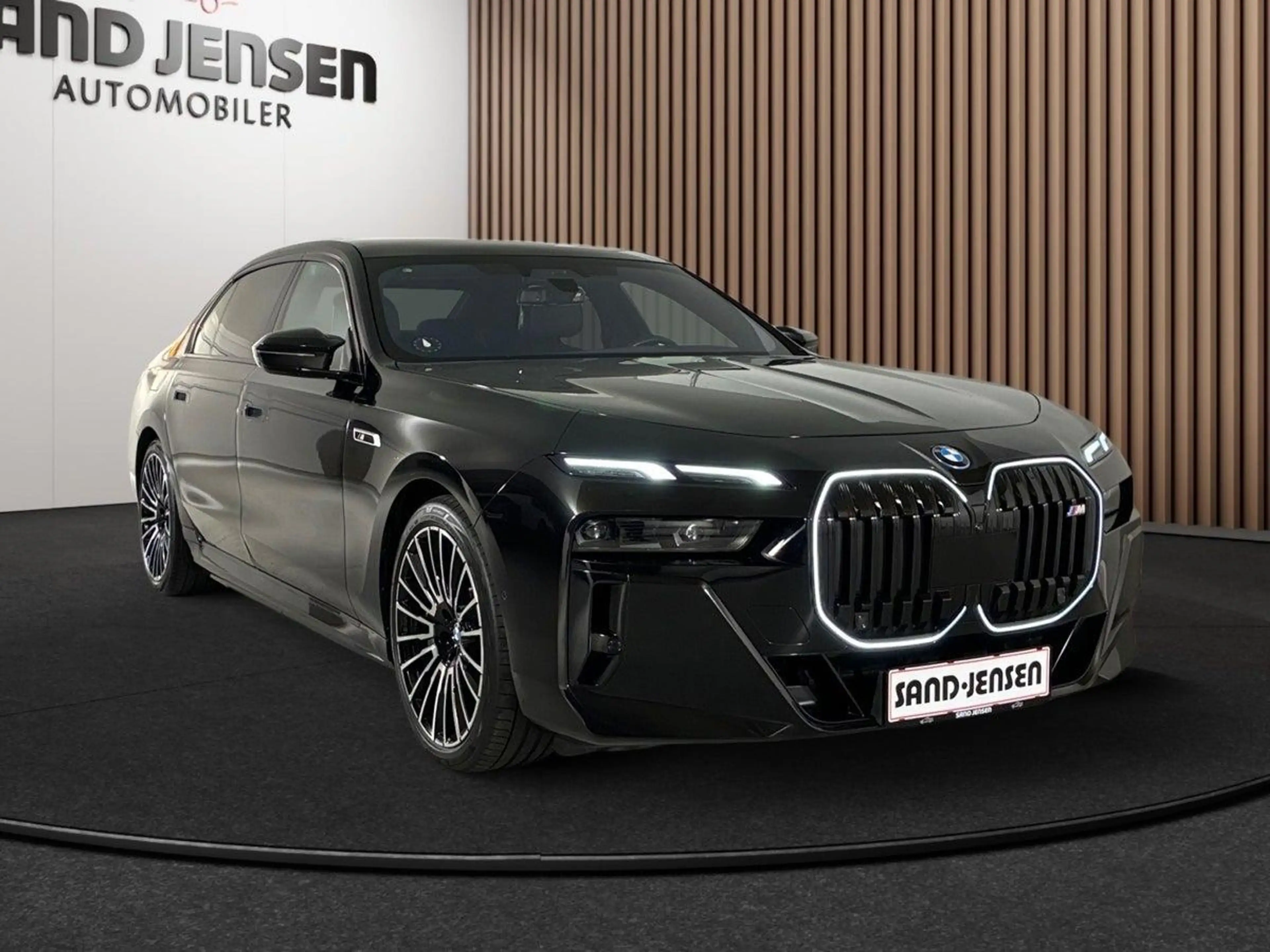 BMW i7 BMW i7 M70 xDrive M Sport Pro Perf Exec DrivePro — photo 8