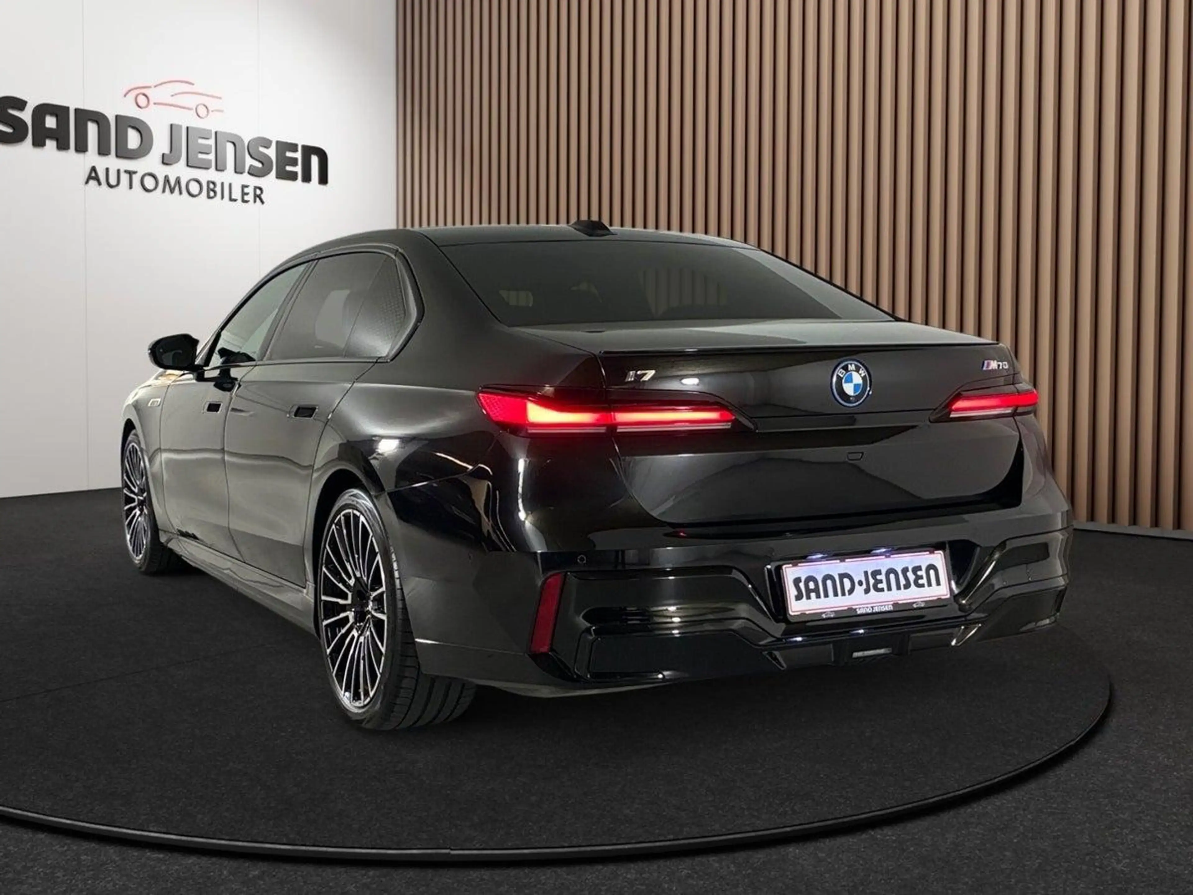 BMW i7 BMW i7 M70 xDrive M Sport Pro Perf Exec DrivePro — photo 4