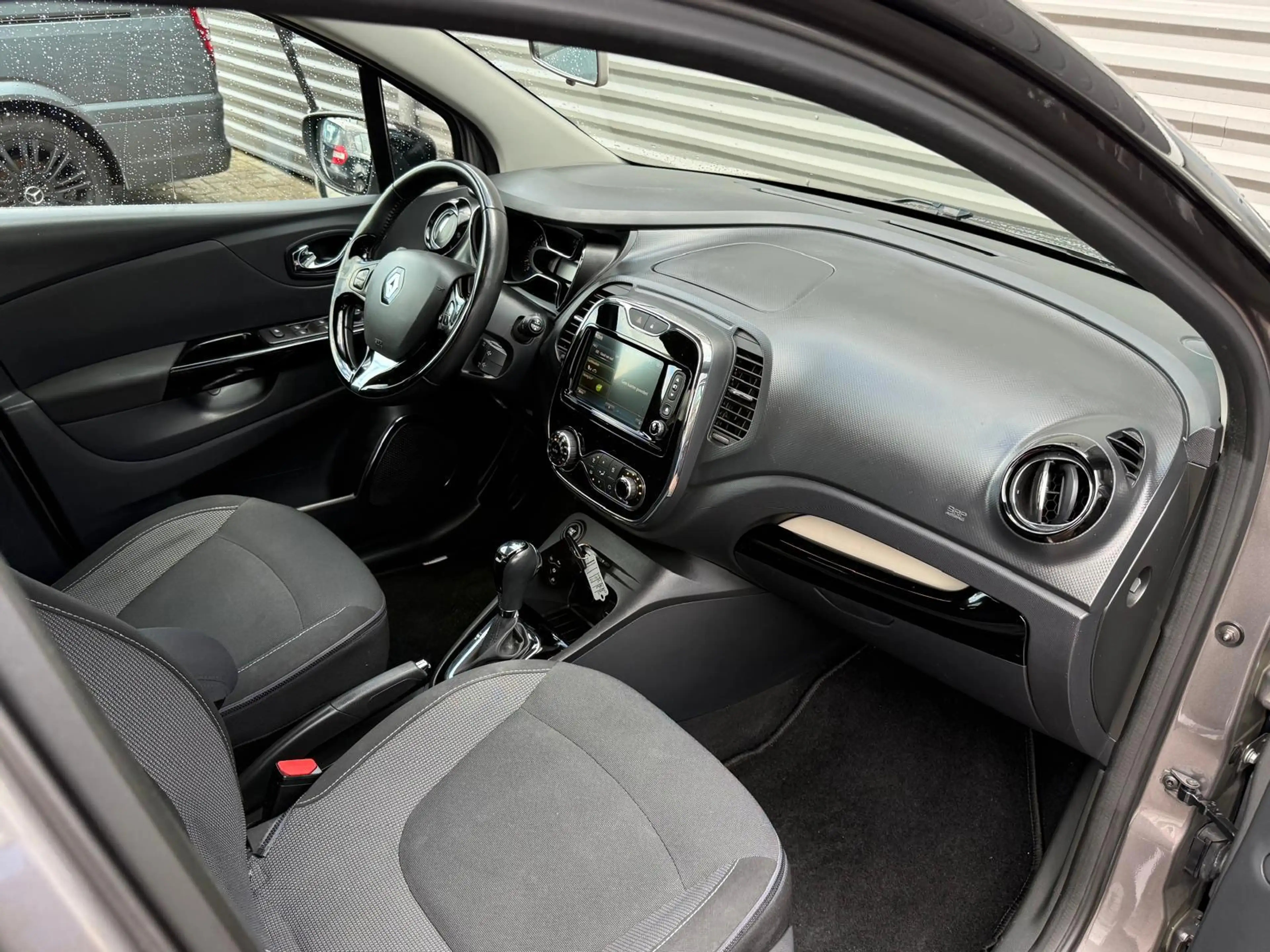 Renault Captur 1.2 TCe Dynamique Automaat I 120pk — photo 3