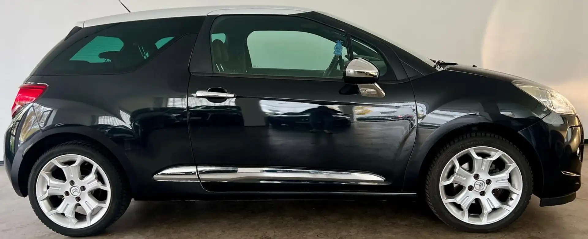 Citroen DS3 SoChic PDC Alcantara TÜV&SERV NEU Weiß - 2