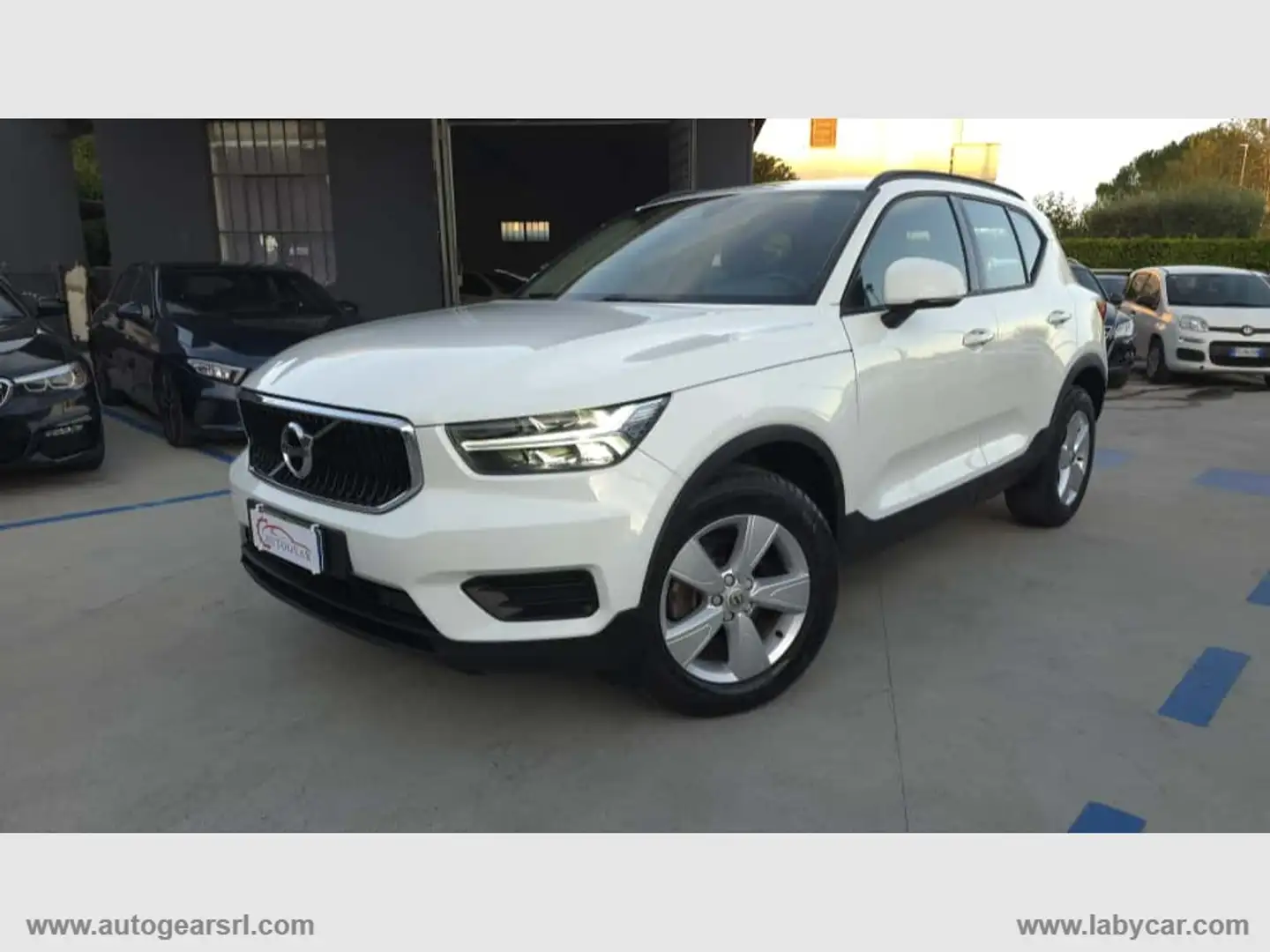 Volvo XC40 D3 Inscription Weiß - 1