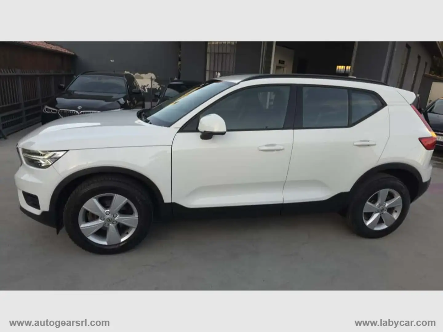 Volvo XC40 D3 Inscription Weiß - 2