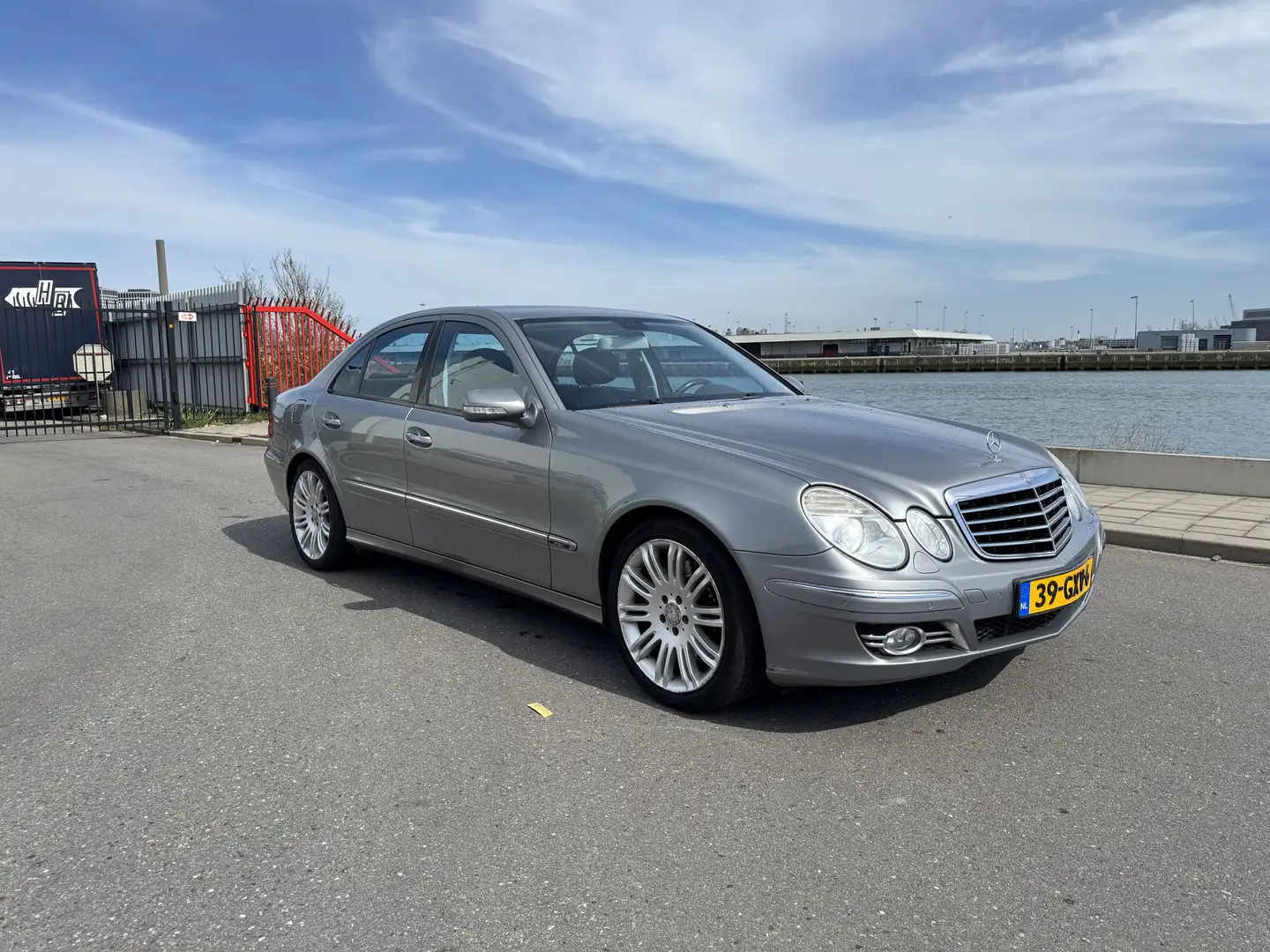 Mercedes-Benz E 220 Avantgarde 109XXX km NAP Youngtimer Сірий - 1