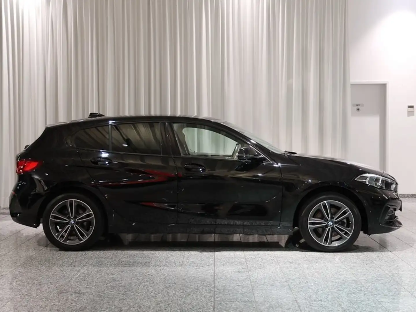 BMW 118 i SportLi. AHK LED LivCockp.Prof. Schwarz - 2