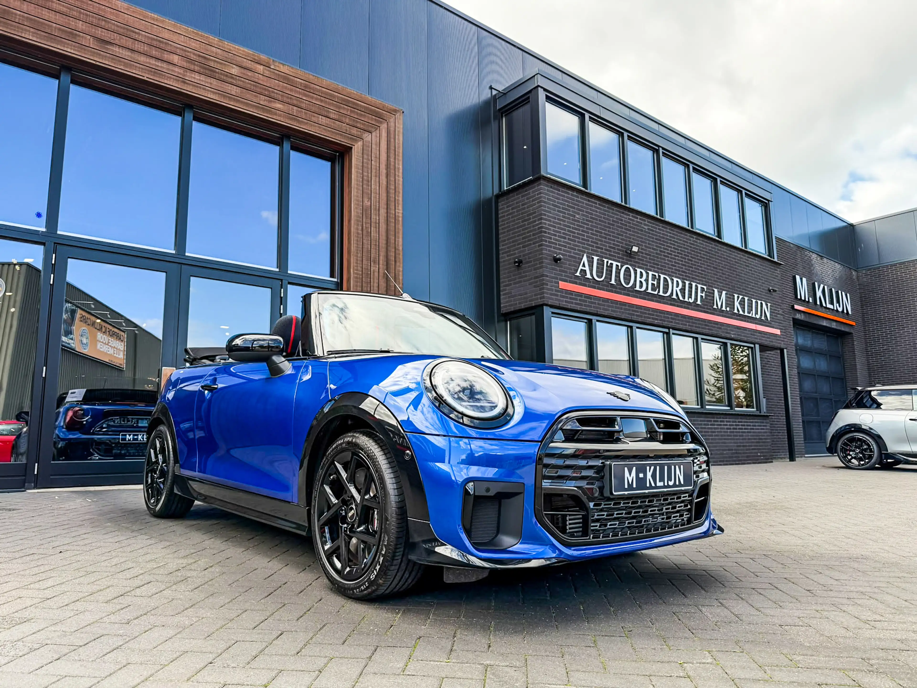 MINI Cooper S Cabrio 2.0 John Cooper Works F1 aut/Camera/Head up/Hk/Btw