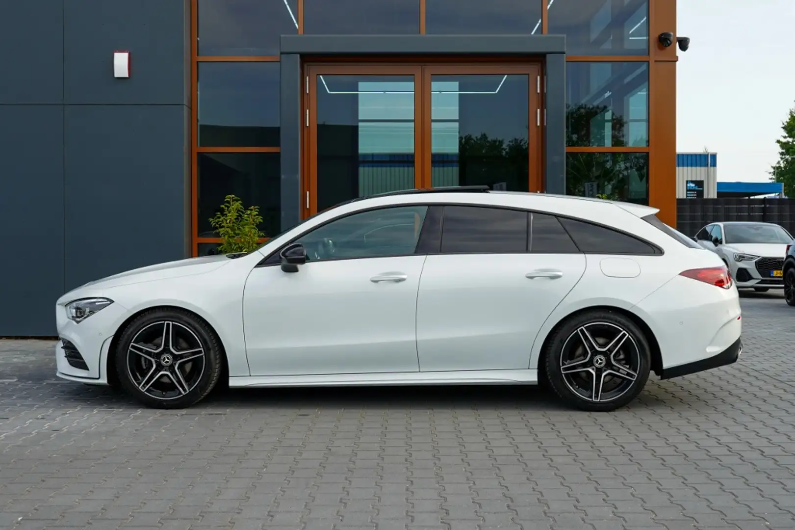 Mercedes-Benz CLA 180 Shooting Brake Bns Sol. AMG | Pano | Memory | Mult Wit - 2
