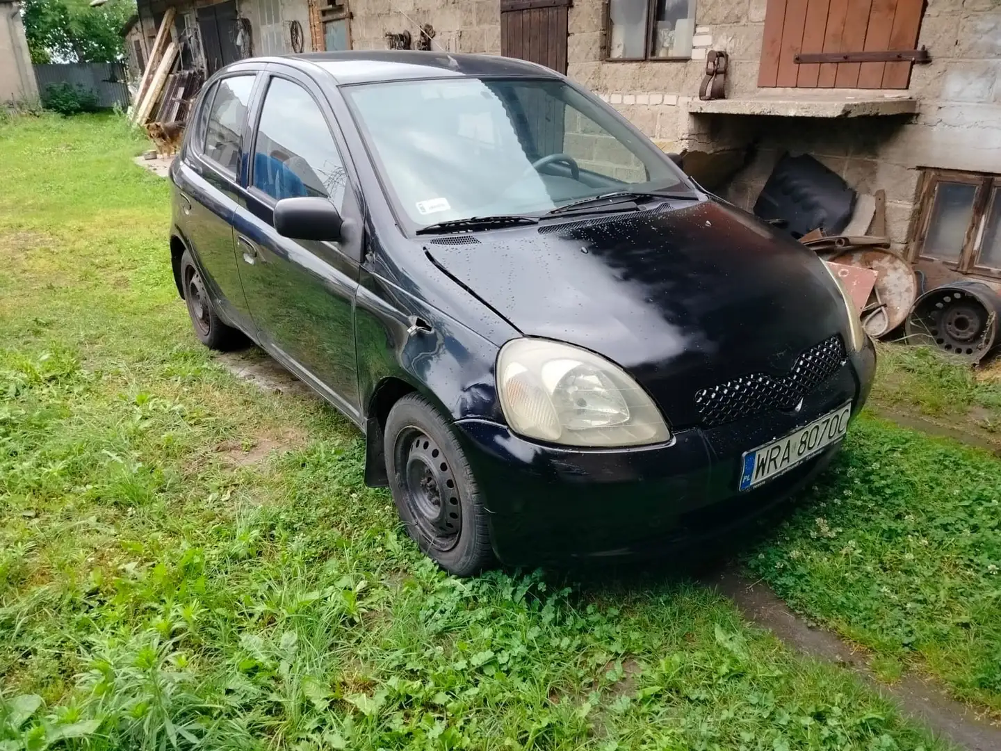 Toyota Yaris 1.0 5 türig AC - 1