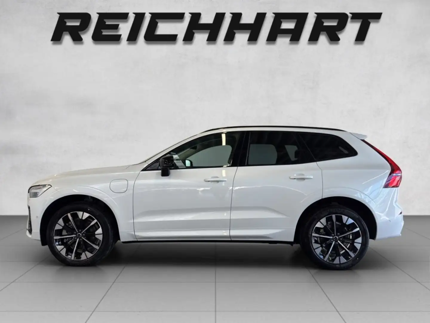 Volvo XC60 Plus, T6 AWD Plug-in Hybrid, Elektrisch/Benzin, Dark Weiß - 2