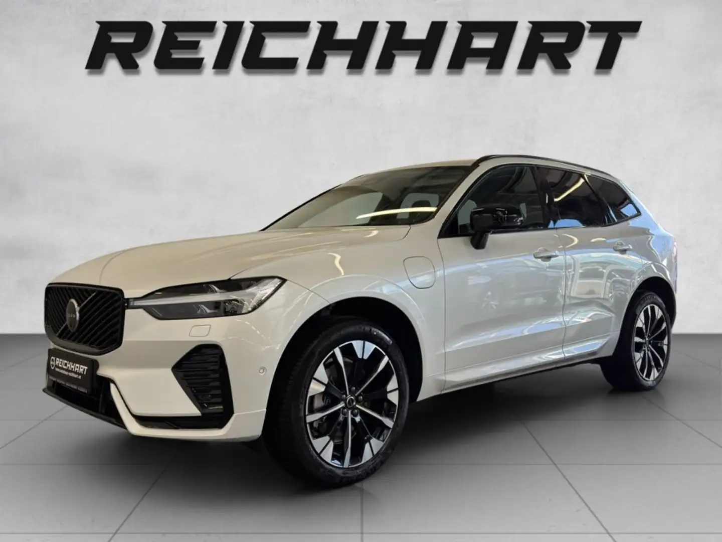 Volvo XC60 Plus, T6 AWD Plug-in Hybrid, Elektrisch/Benzin, Dark Weiß - 1