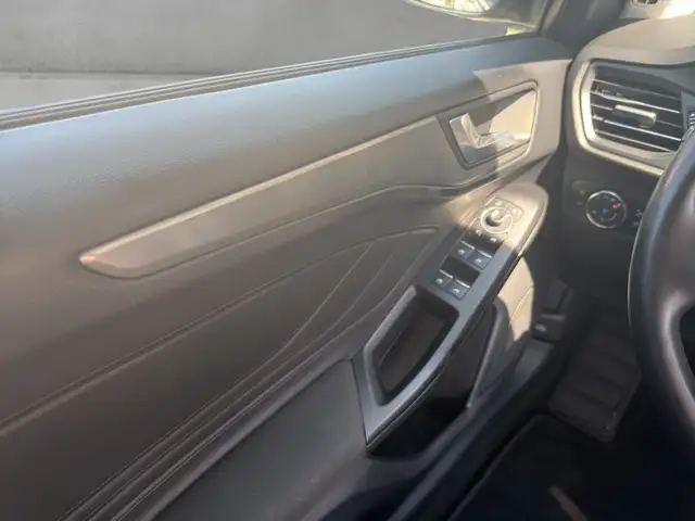 Ford Focus view 13