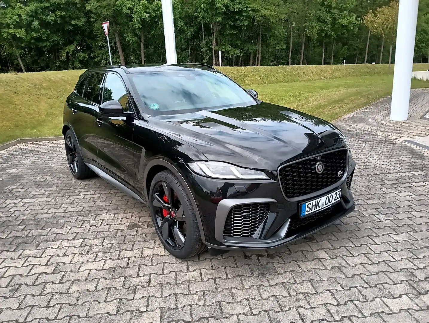 Jaguar F-Pace F-PACE SVR AWD Jaguar Approved 09.2026 Noir - 2