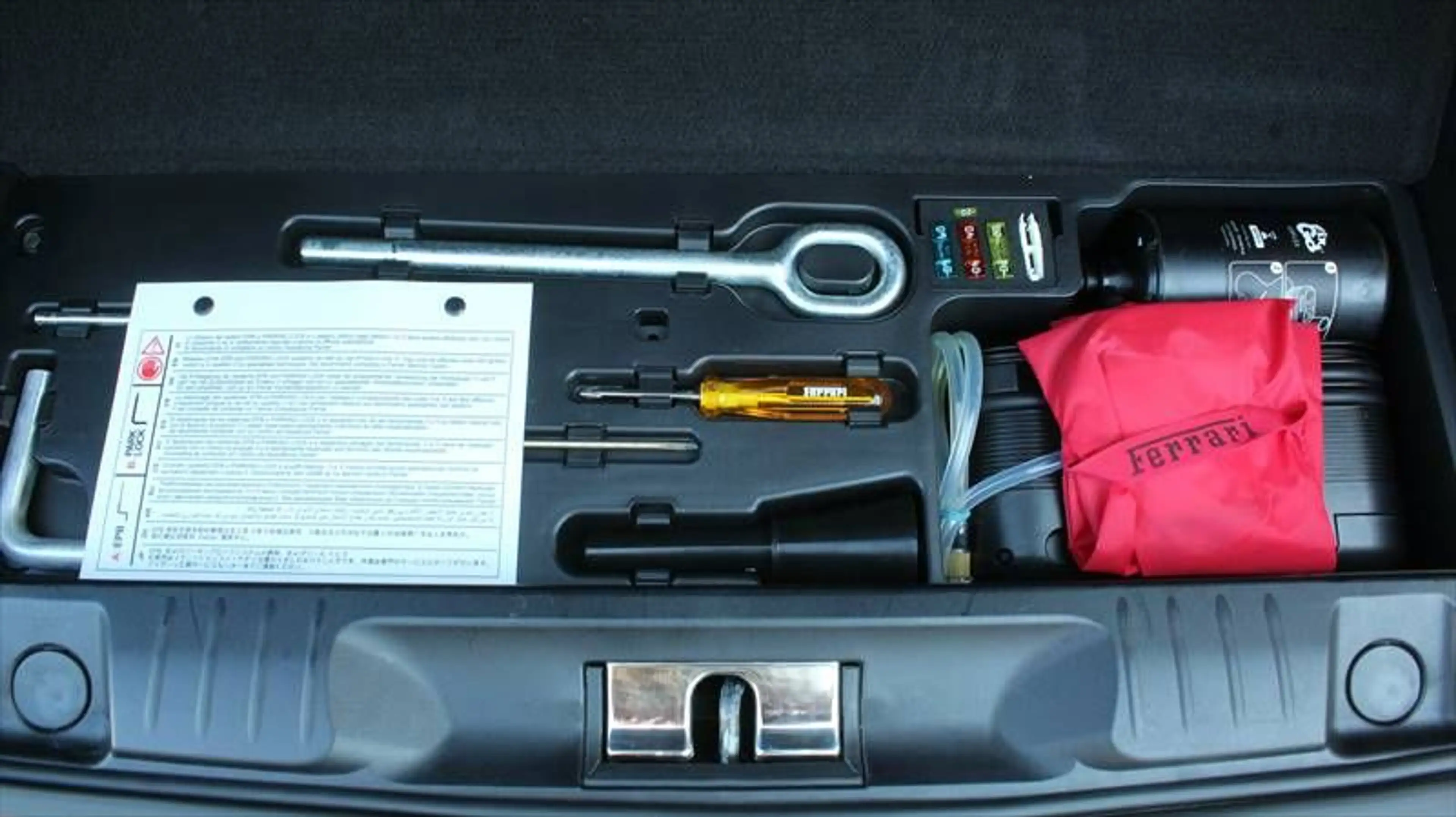 Ferrari California Carbon-Keramik-Brems. Approved-Garant — photo 13