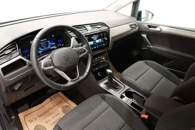 Volkswagen Touran view 13