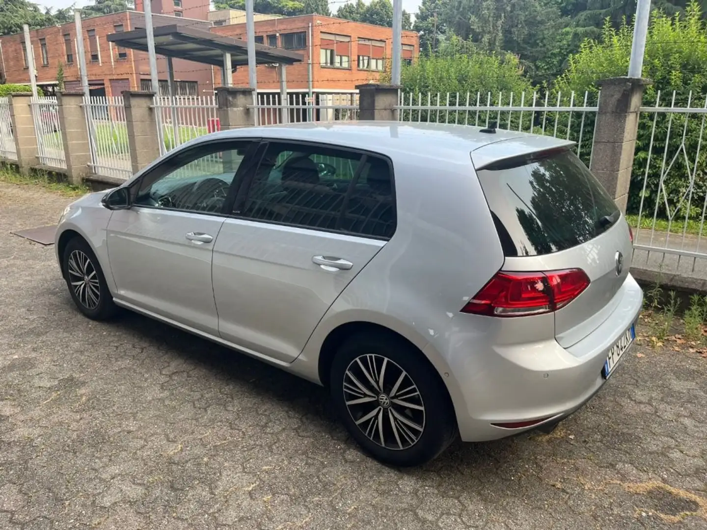 Volkswagen Golf 1.6 TDI 110 CV DSG 5p. All Star Gris - 2