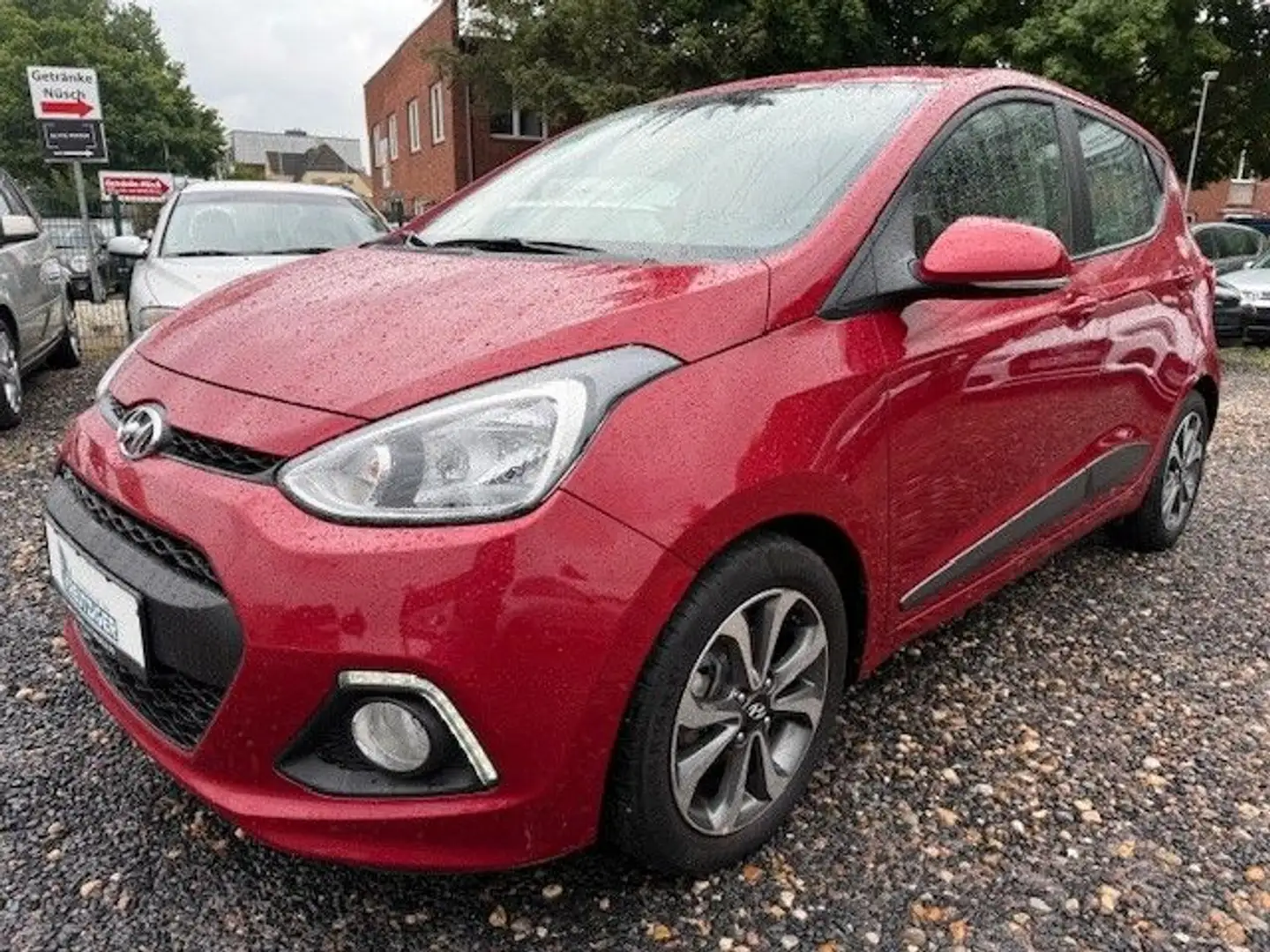 Hyundai i10 FIFA World Cup Edition Rot - 1