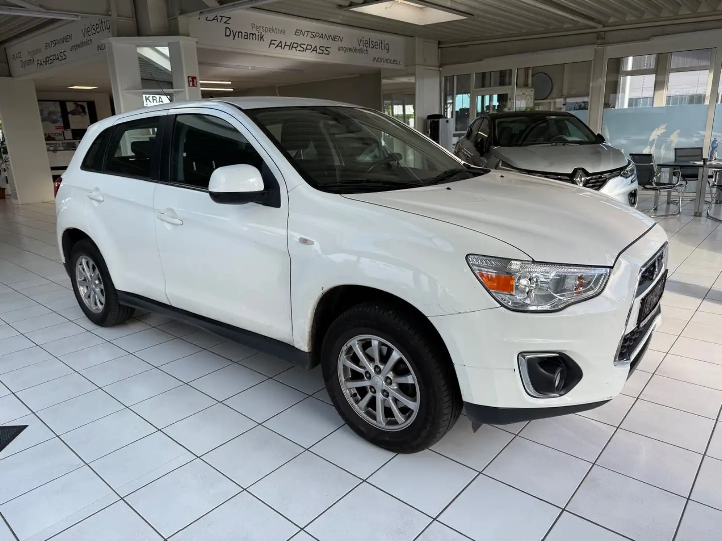 Mitsubishi ASX Invite 4WD,Automatik,AHK,TÜV 11/26 Weiß - 1