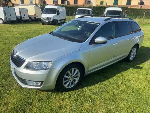 Skoda Octavia 1.6 TDI  105 CV  DSG  CAMBIO AUTOMATICO !!!