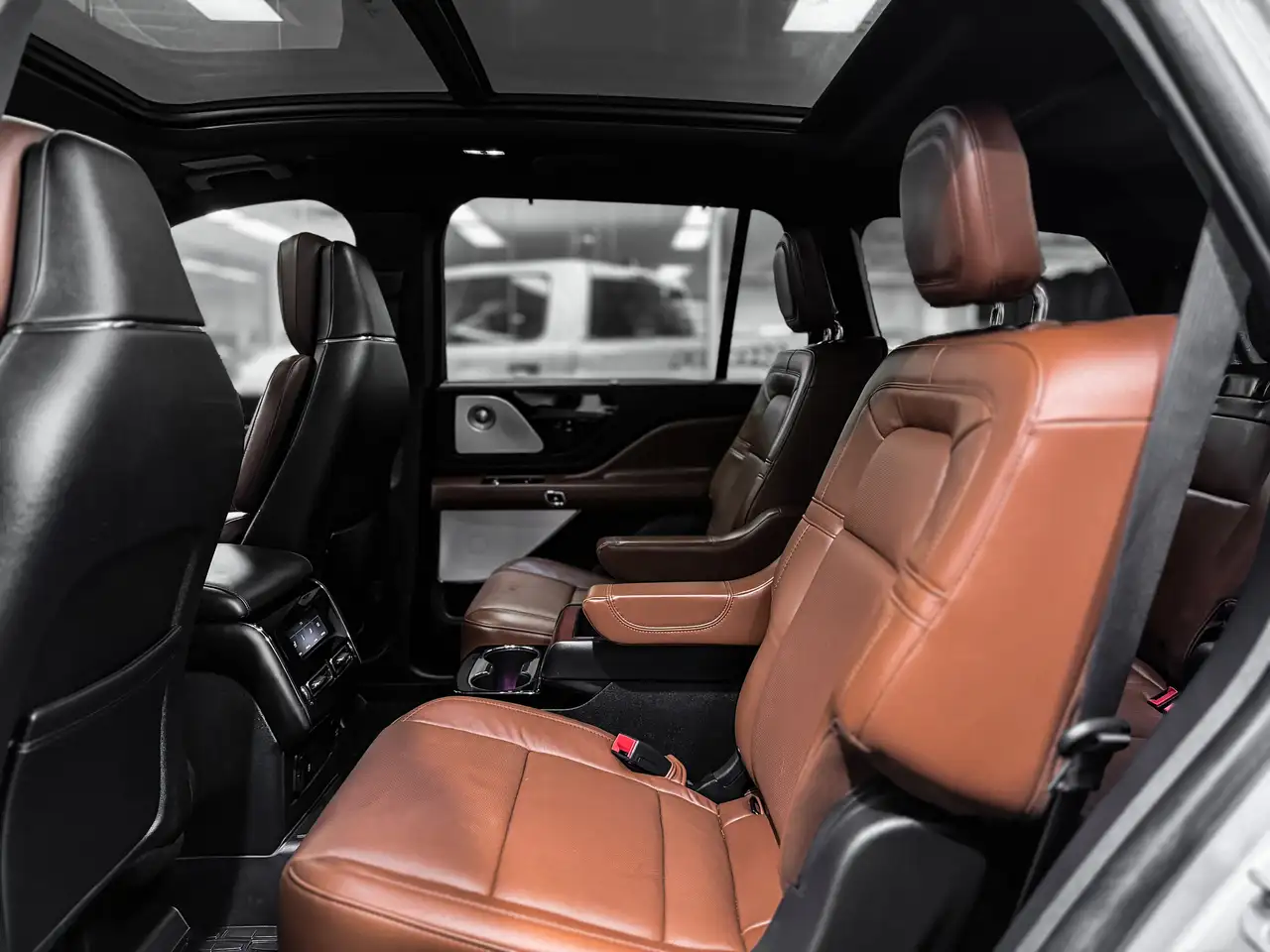 Lincoln Aviator снимка Lincoln Aviator
