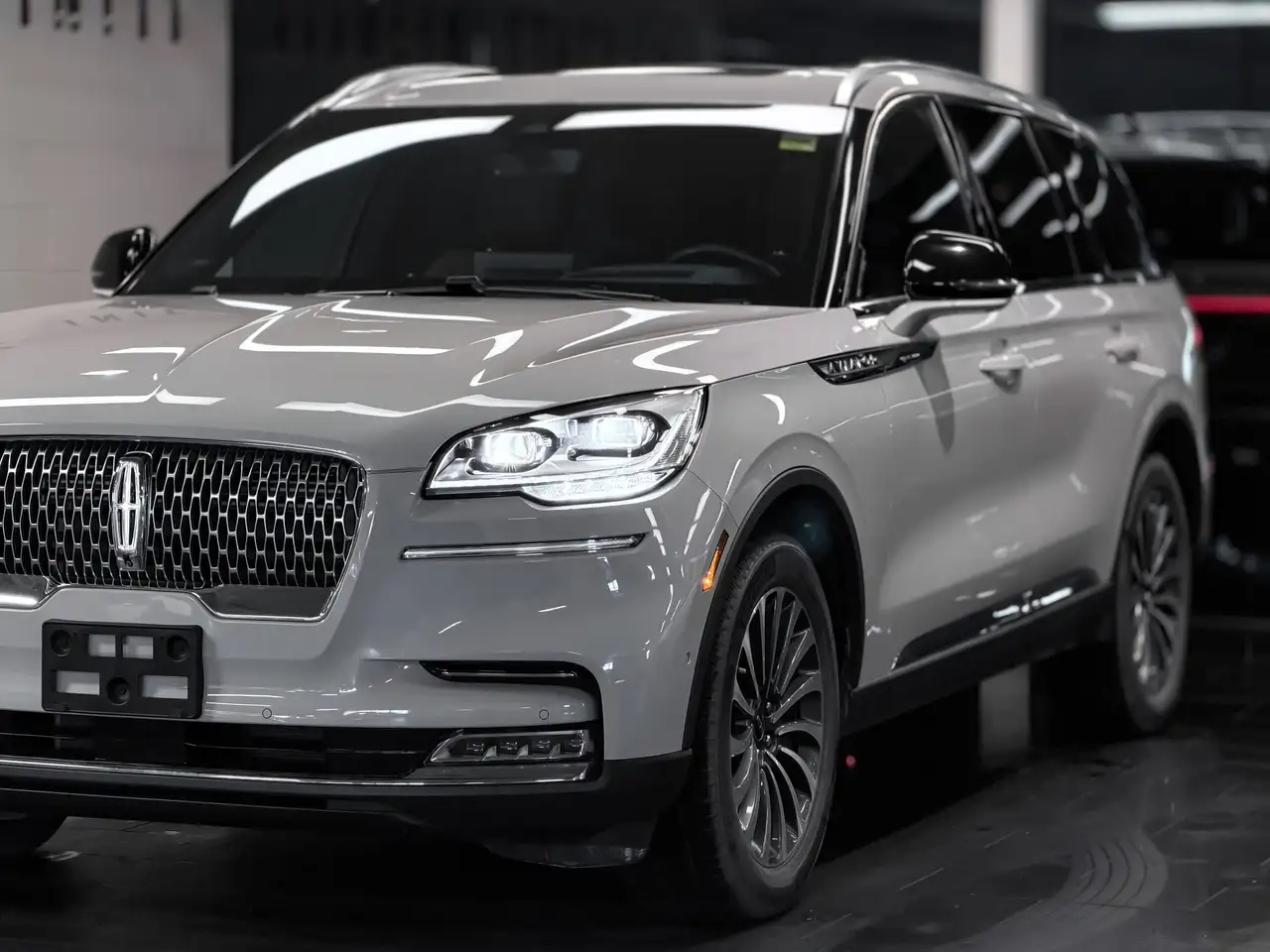 Lincoln Aviator снимка Lincoln Aviator