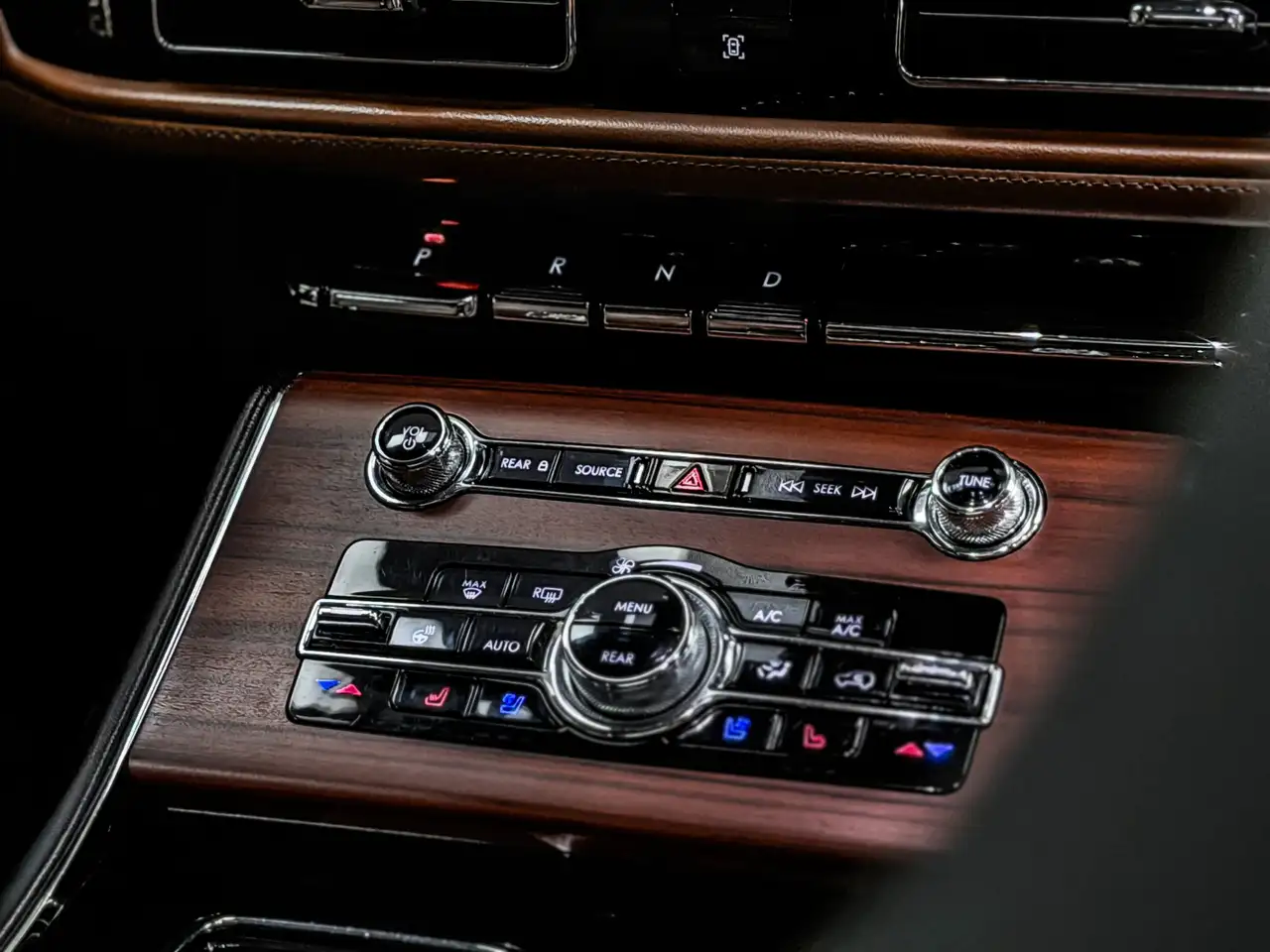 Lincoln Aviator снимка Lincoln Aviator