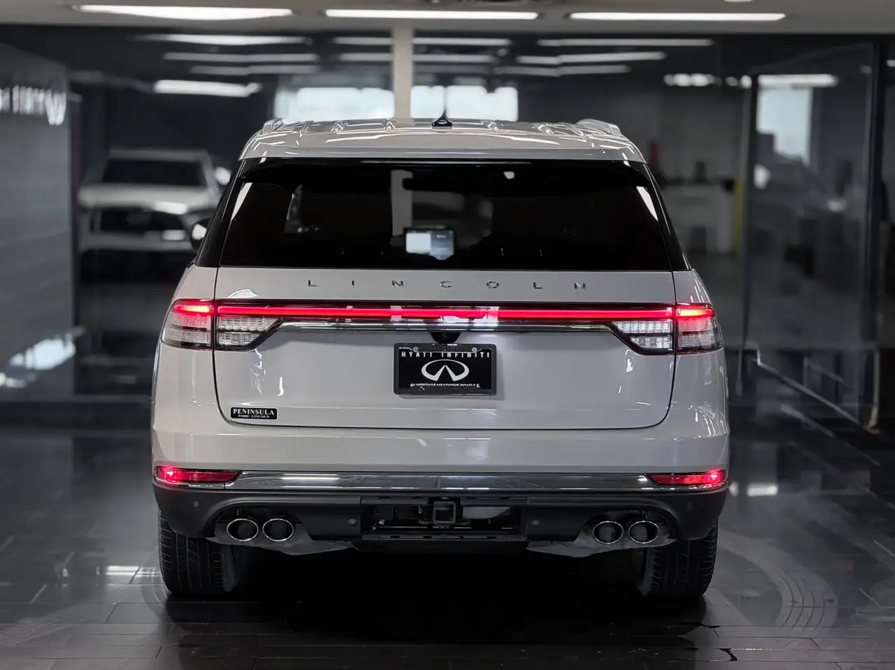 Lincoln Aviator снимка Lincoln Aviator