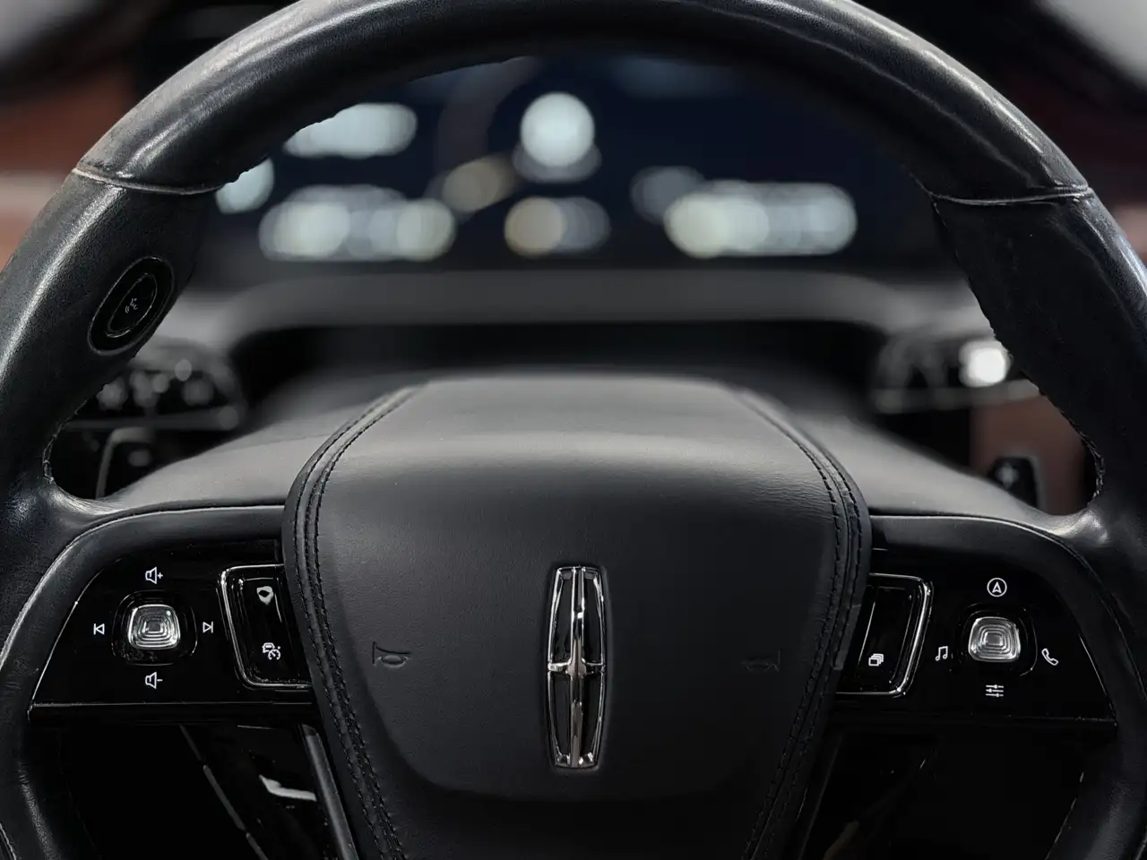 Lincoln Aviator снимка Lincoln Aviator
