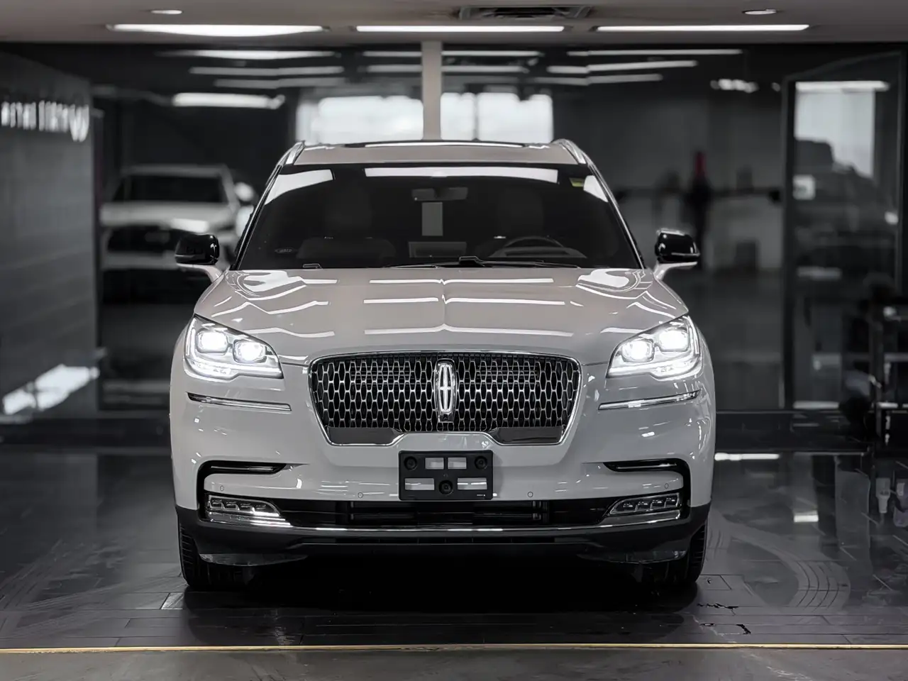 Lincoln Aviator снимка Lincoln Aviator