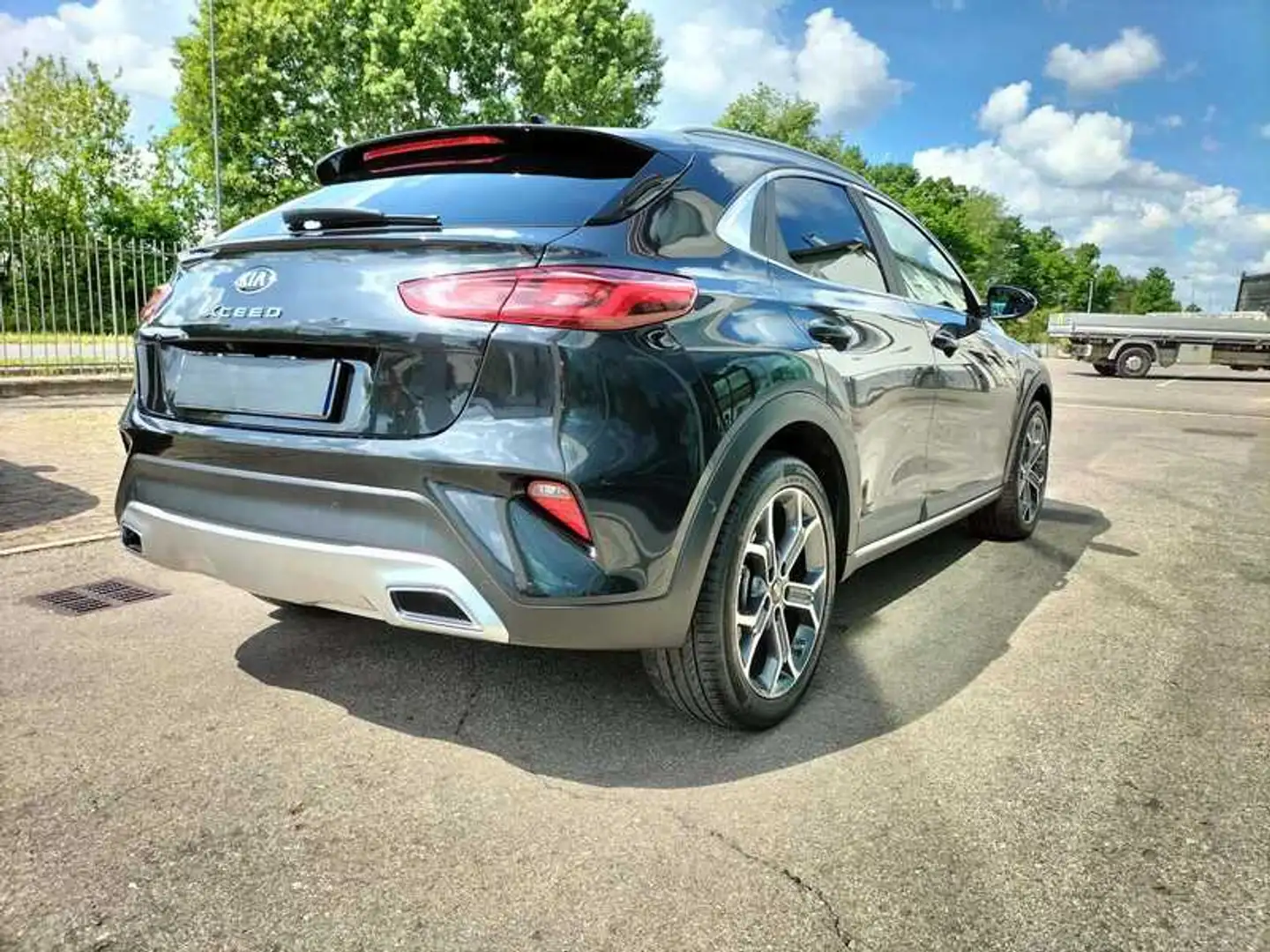 Kia XCeed 1.6 GDi PHEV DCT  NEOPATENTATI Nero - 2