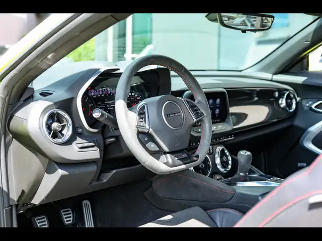 Chevrolet Camaro view 9