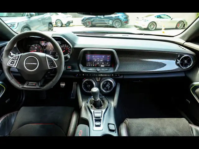 Chevrolet Camaro view 12