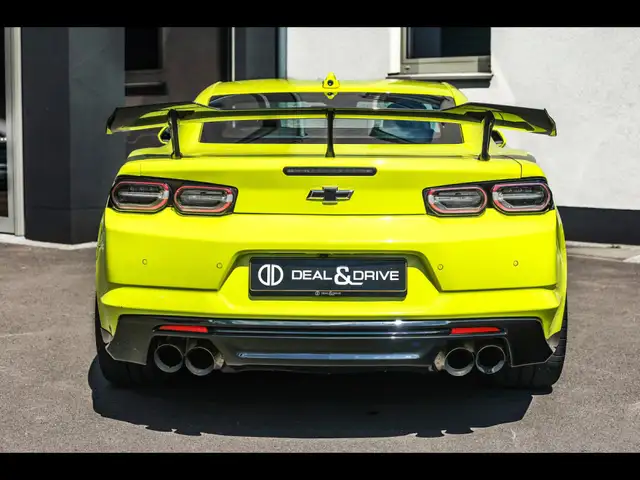 Chevrolet Camaro view 4