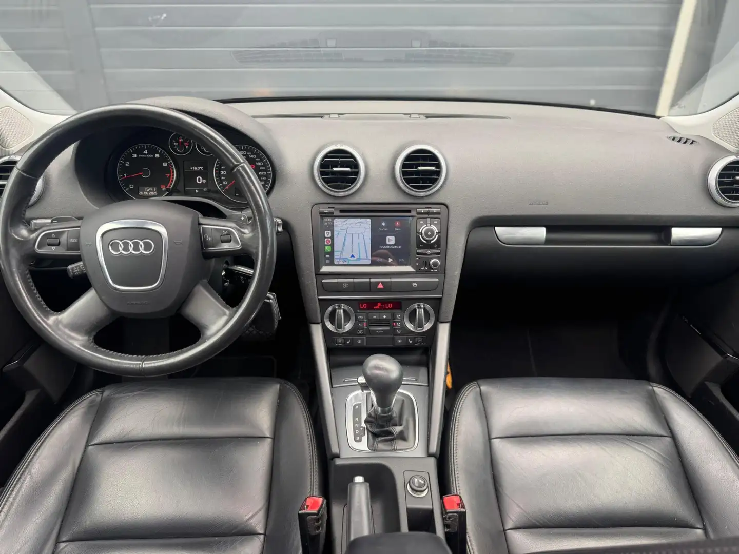 Audi A3 Sportback 1.8 TFSI Attraction Pro Line Business AU Grijs - 2