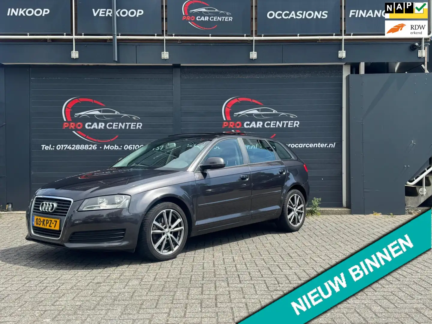 Audi A3 Sportback 1.8 TFSI Attraction Pro Line Business AU Grijs - 1