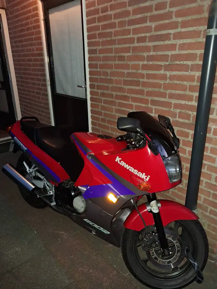 Kawasaki GPX 600 R