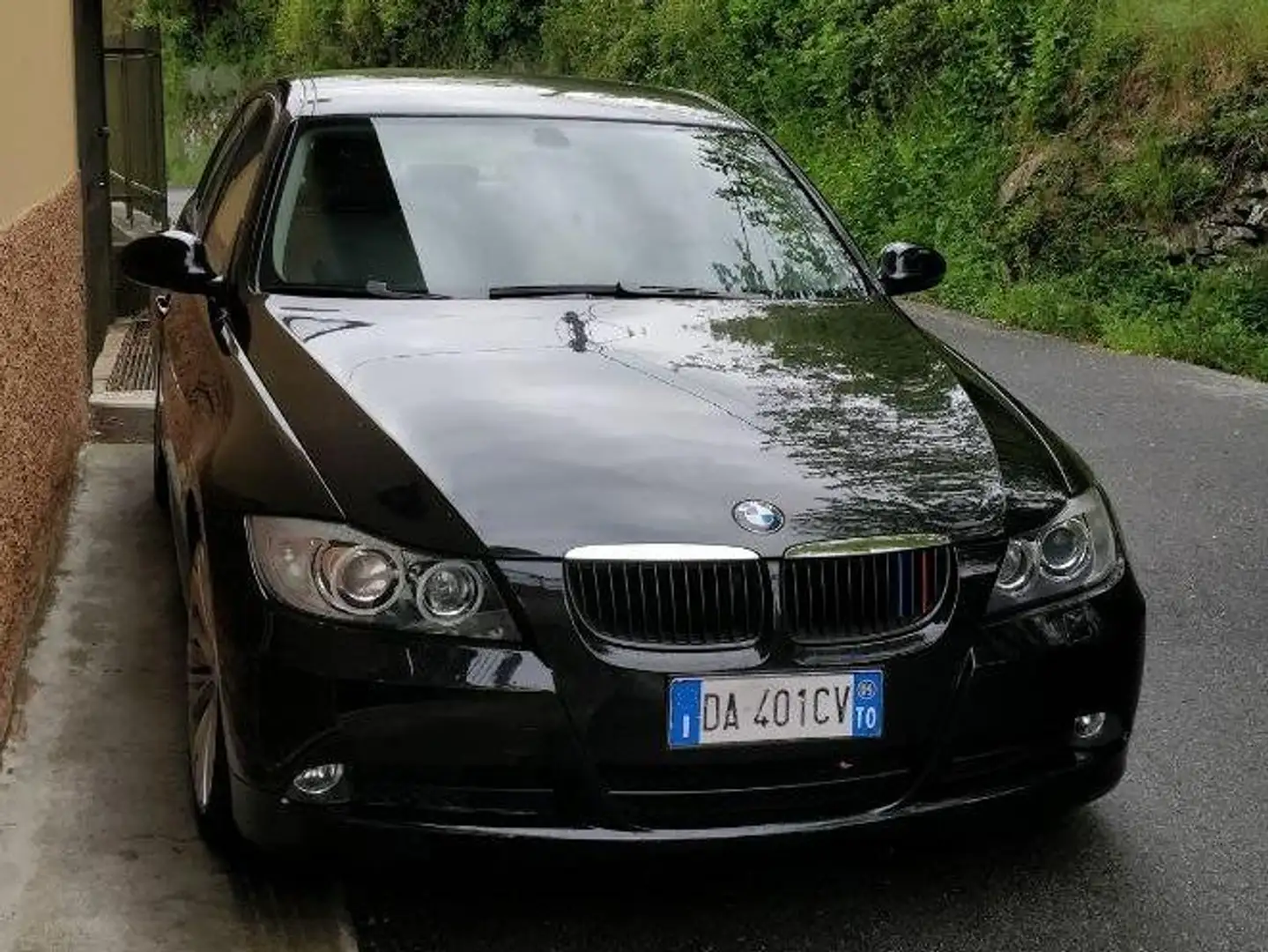 BMW 325 Serie 3 E90 Berlina 325i Attiva Nero - 1