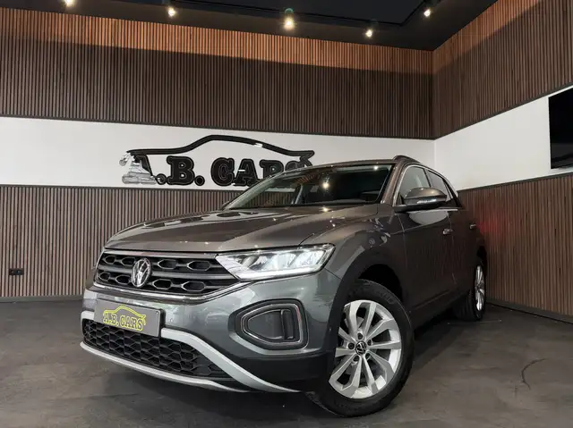 Volkswagen T-Roc main image