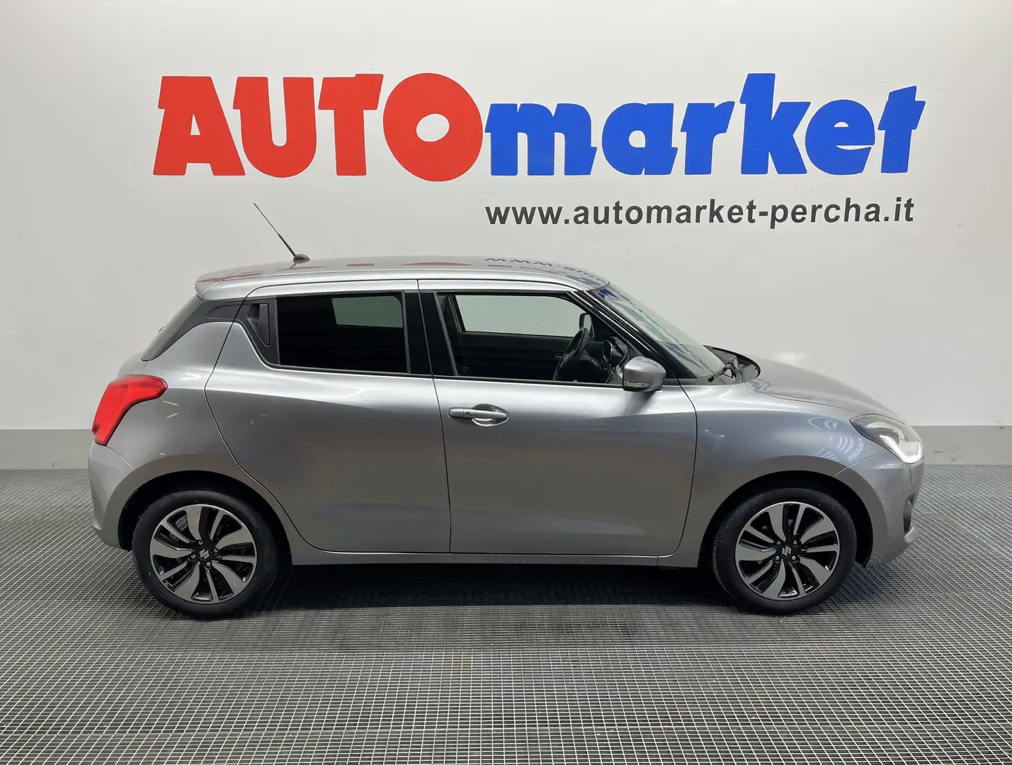 Suzuki Swift 1.2 dualjet Hybrid Top 2wd Grigio - 1